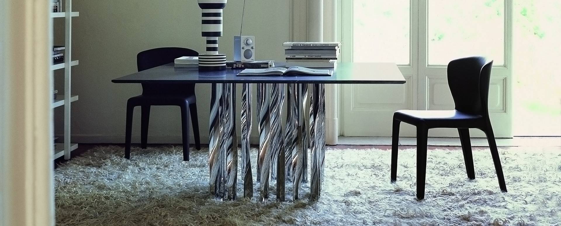 369 Hola chair Cassina