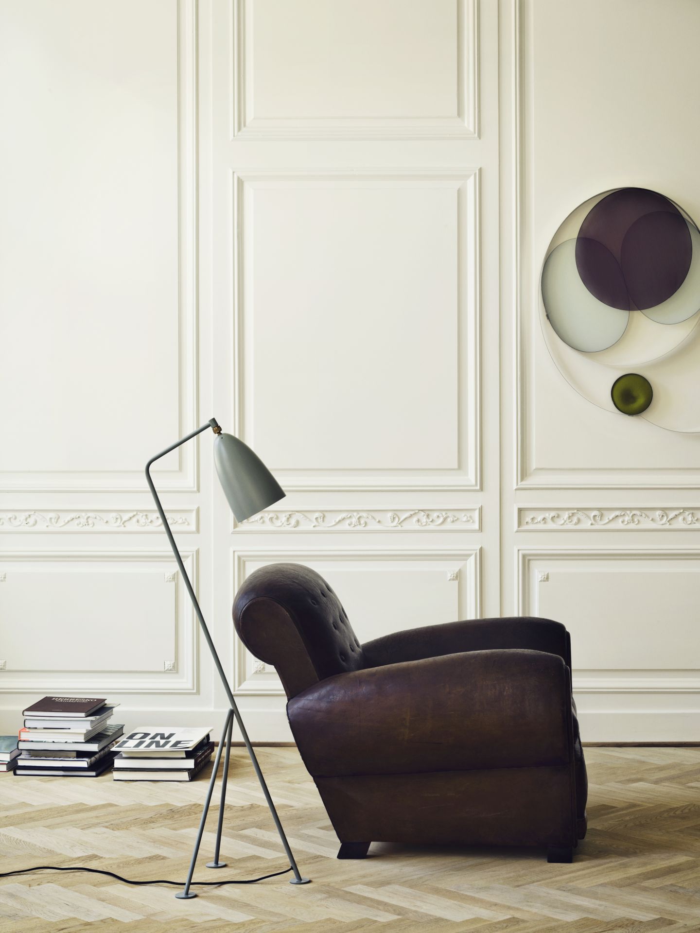 Gräshoppa / Grashoppa Floor light Anthracite-Grey Gubi