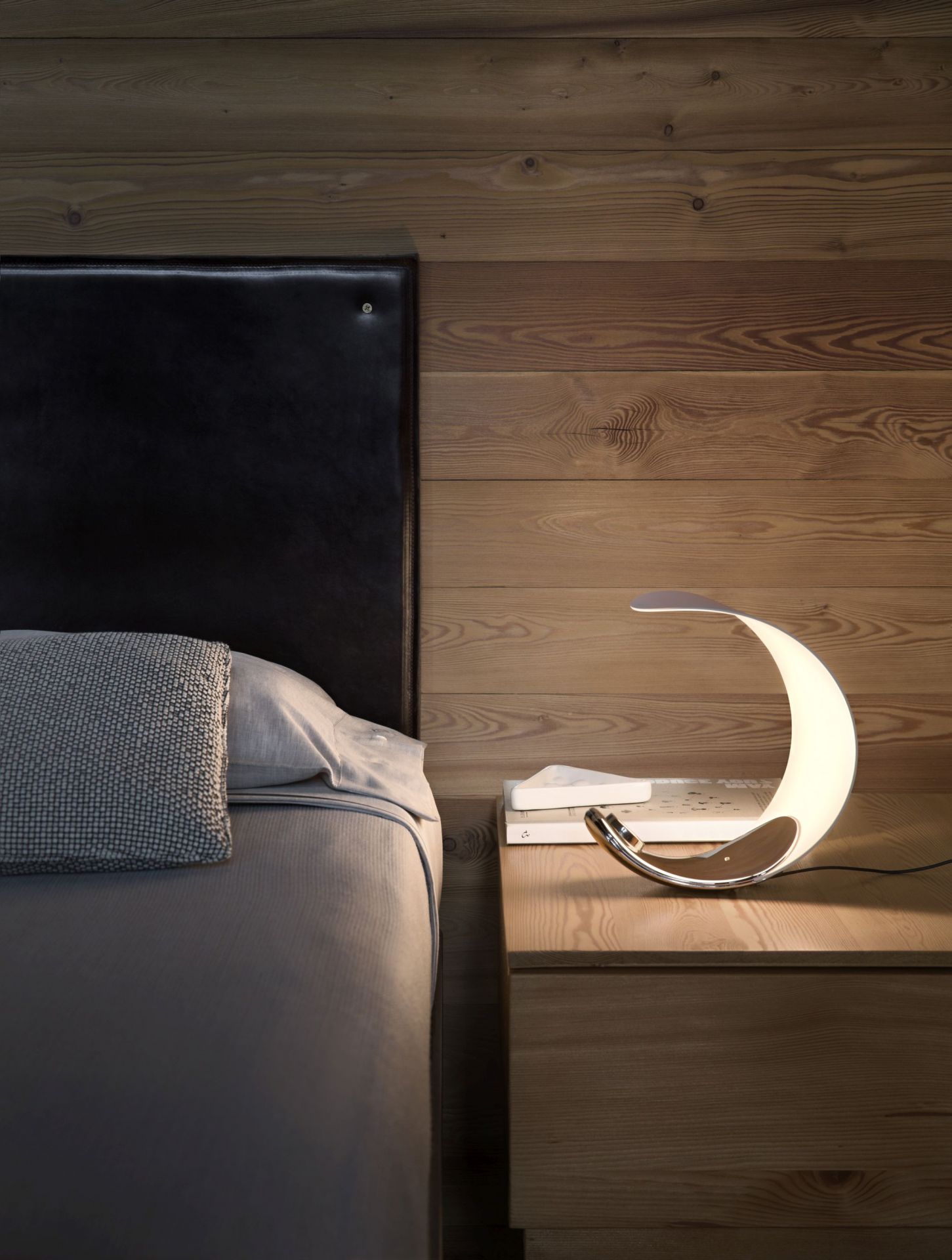 D76 Curl Table Lamp Luceplan