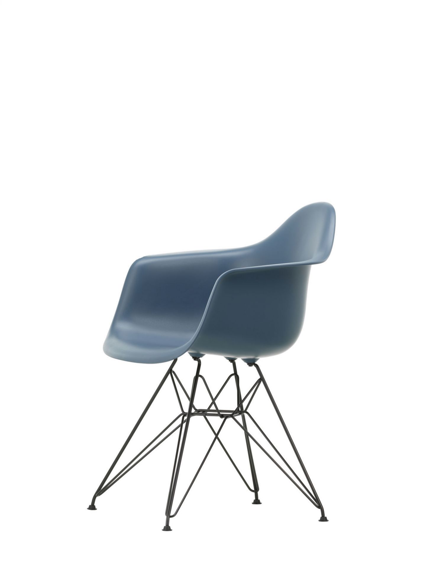 Eames plastic chair dar store