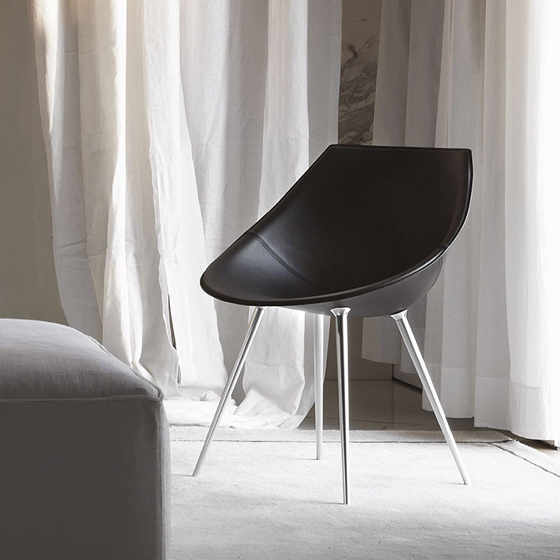 LAGO Chair with Armrests (Leather legs) Driade Dark beige