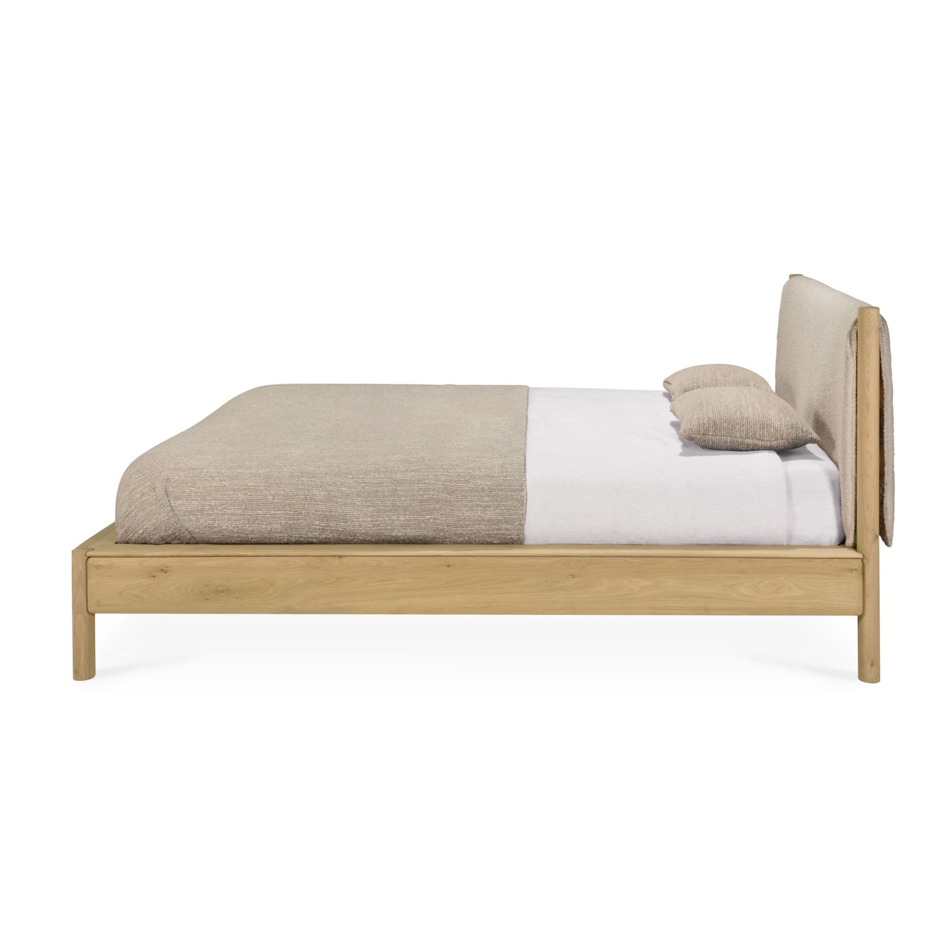 PI bed with headboard + upholstery Ethnicraft