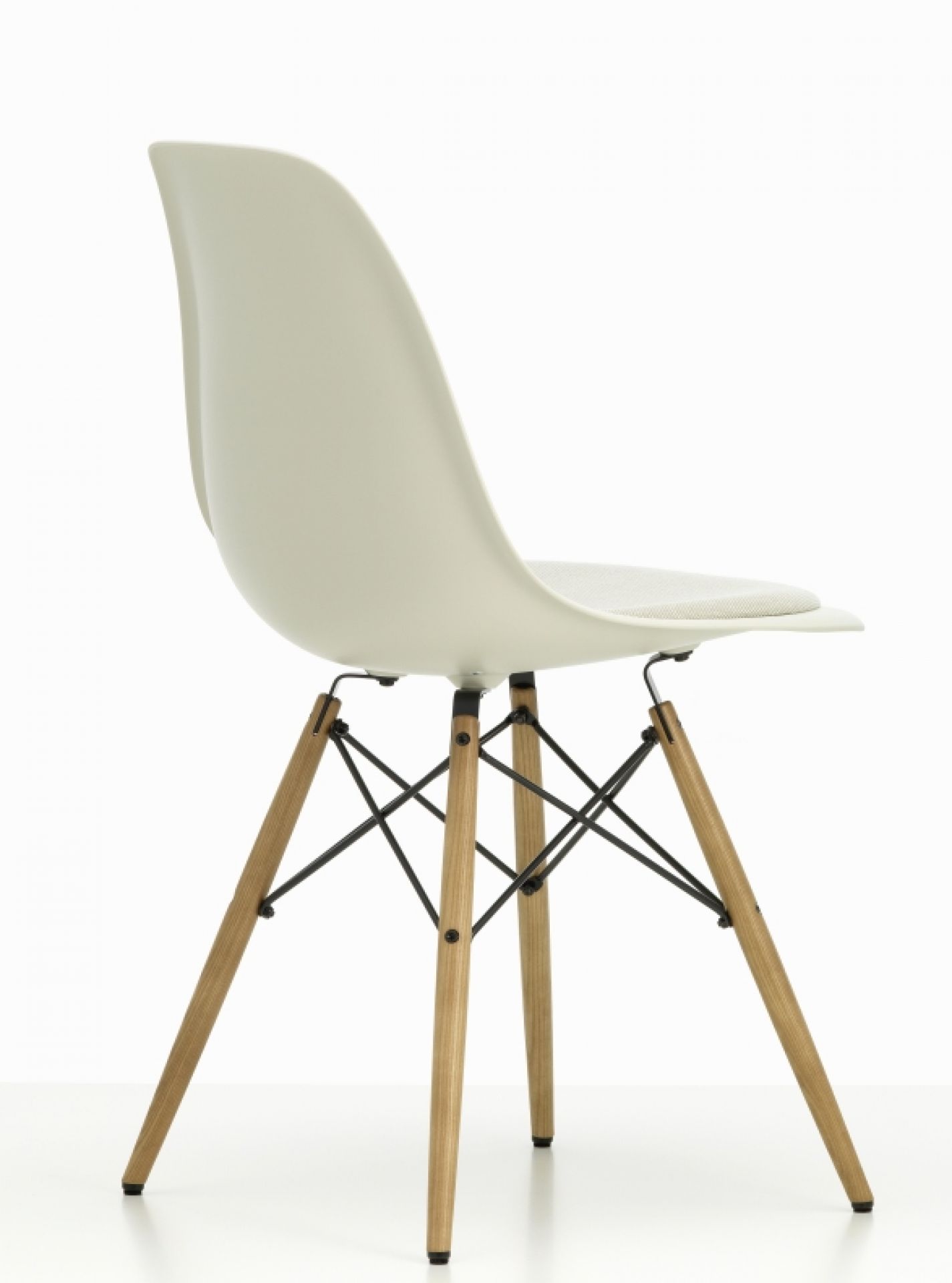 Eames Fibreglass Chair DSW Chair with seat cushion Vitra