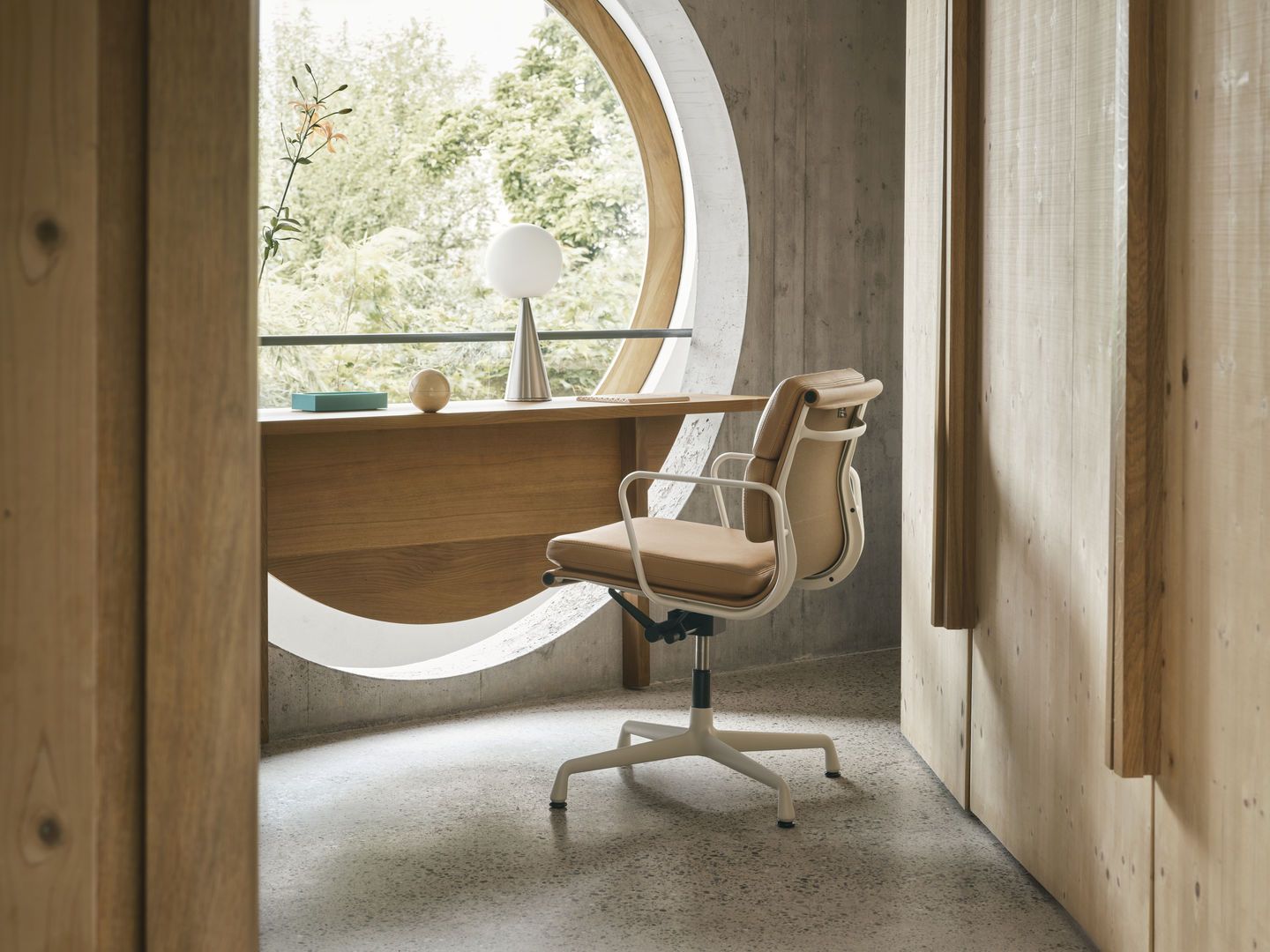 Soft Pad Chair EA 231 / EA231 Chair Vitra