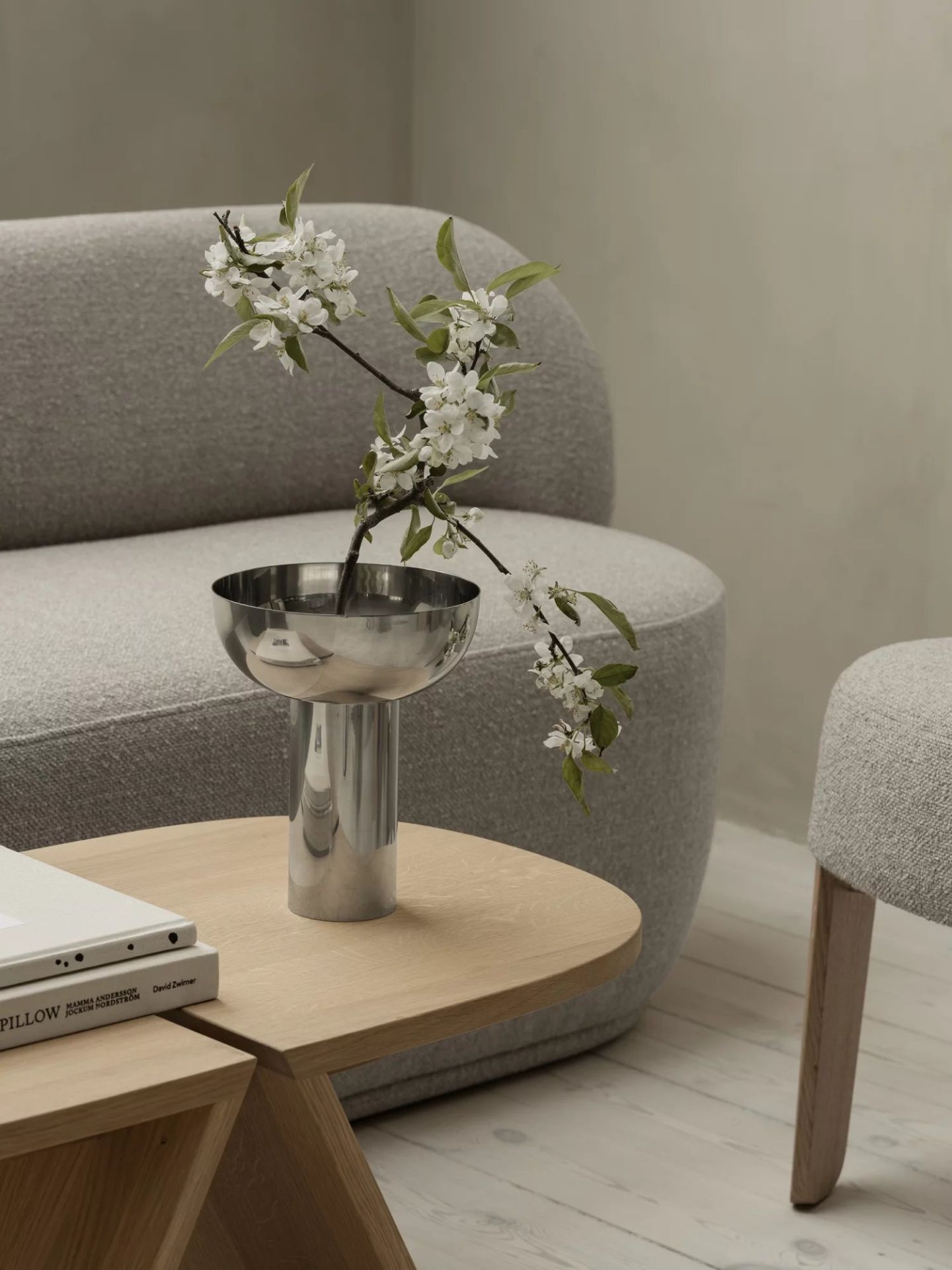 Avio side table W 55 x D 30 x H 45 cm Blomus