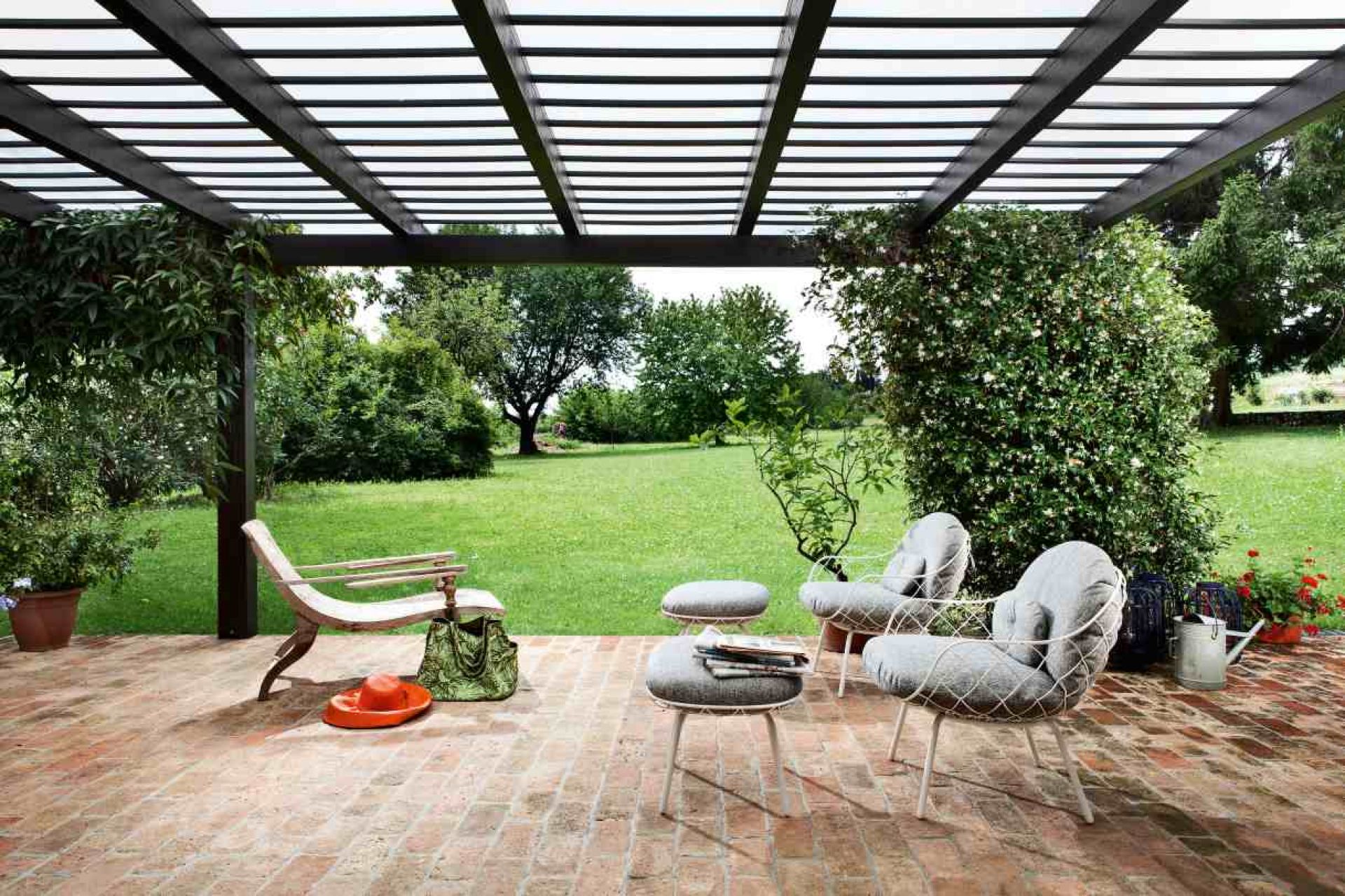 Piña Low Chair Outdoor Magis 