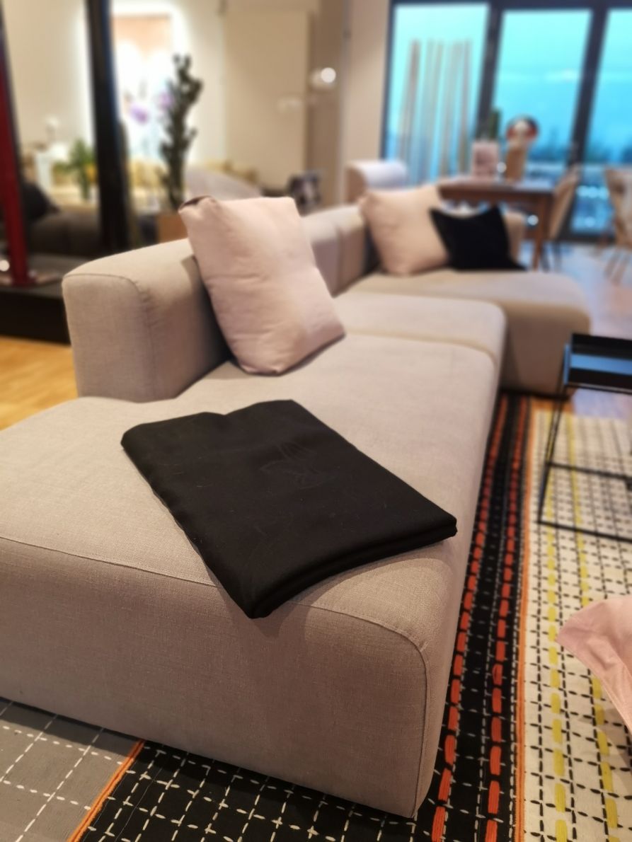 Mags Sofa 3-Seater Combination 4 RIGHT / FABRIC LINARA 103 / WITH CUSHION Hay EXHIBITION PIECES