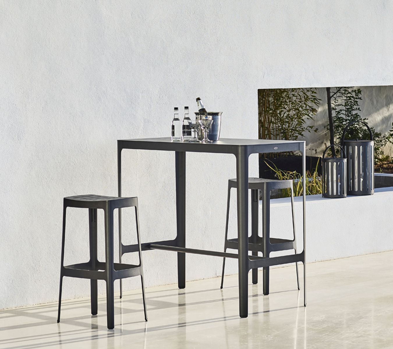 Cut Bar Table Cane-Line