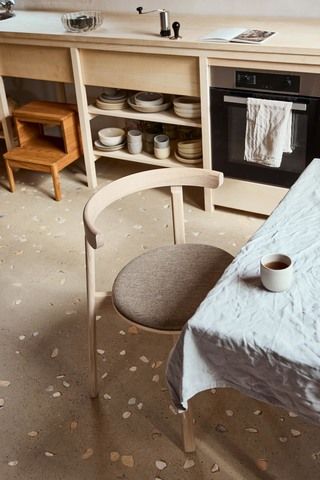 Lunar chair oak with seat cushion Form & Refine