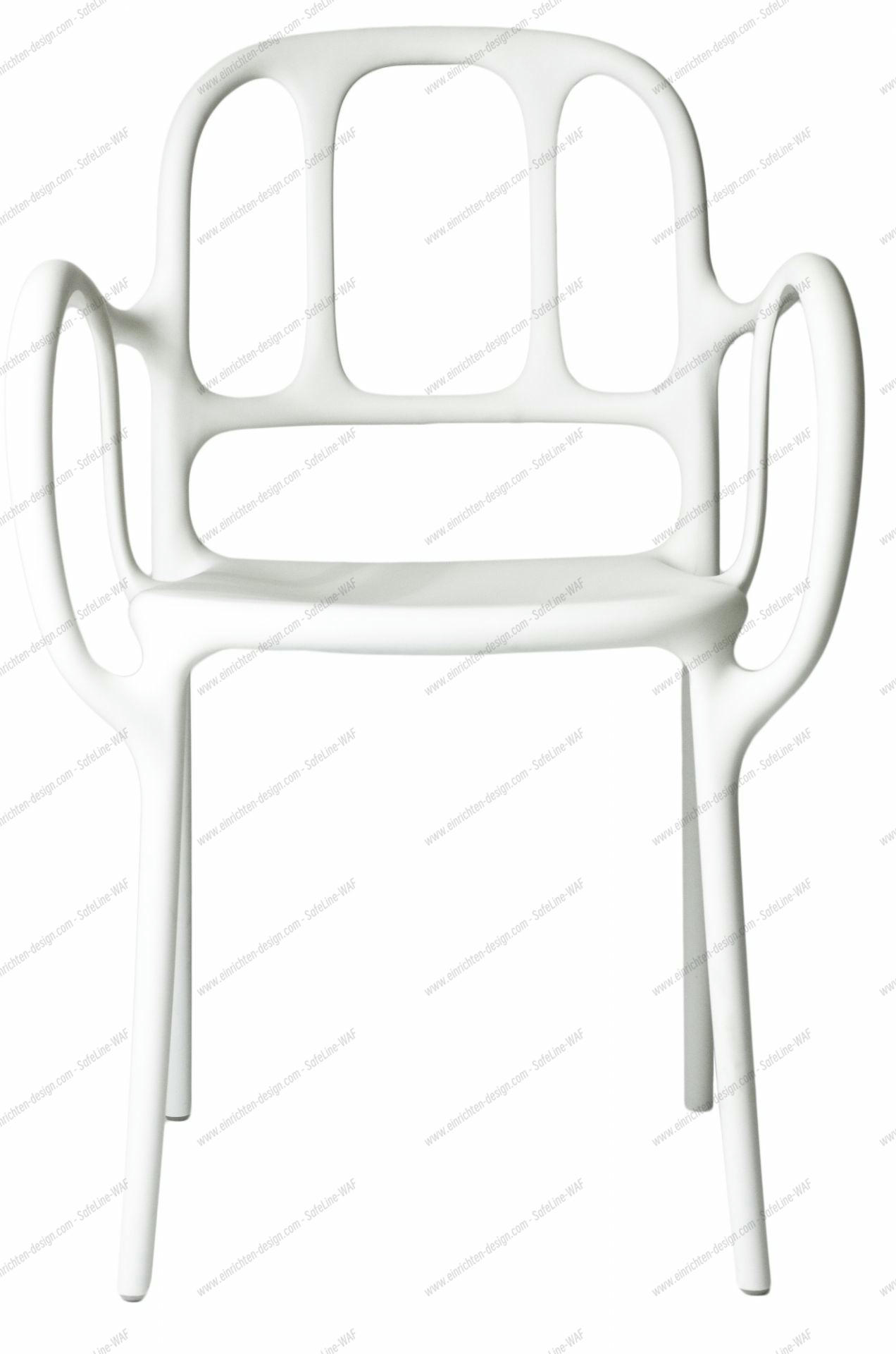 Weißer Milà Chair Stuhl von Magis, moderner Designstuhl mit Armlehnen für Esszimmer und Wohnbereich.