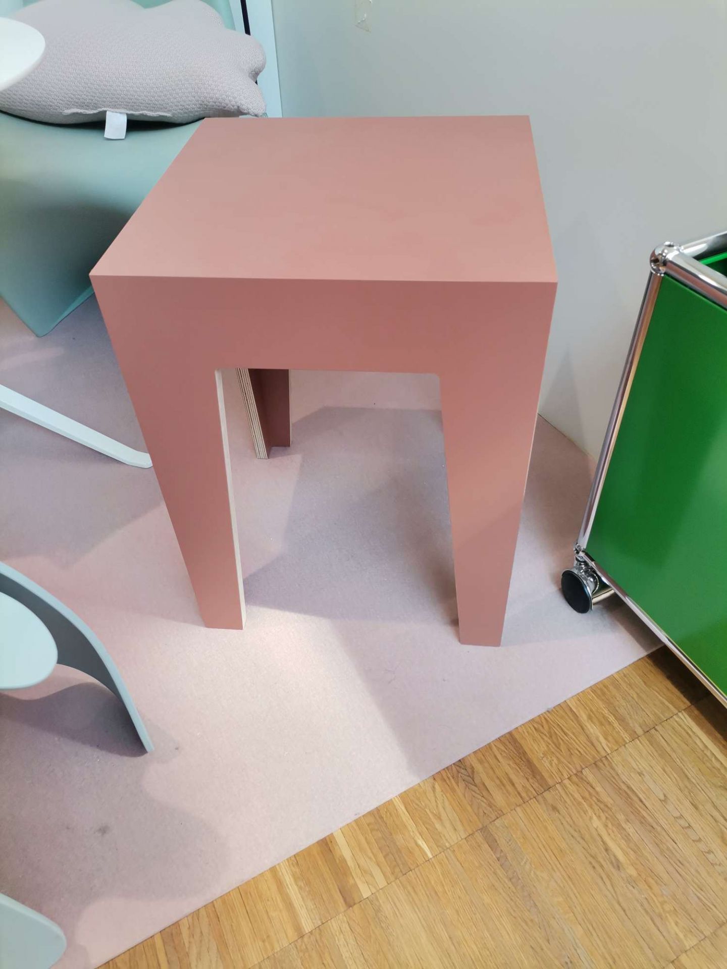 HENRIK stool TERRAKOTTA Das ganze Leben EXHIBITION PIECE 