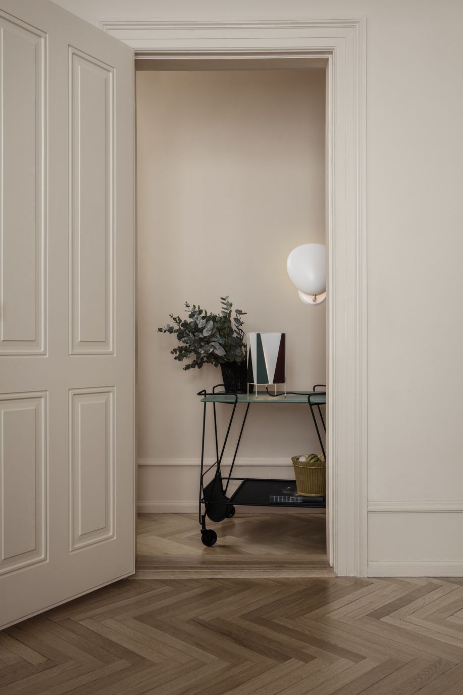 Grossman Cobra Wall lamp Gubi