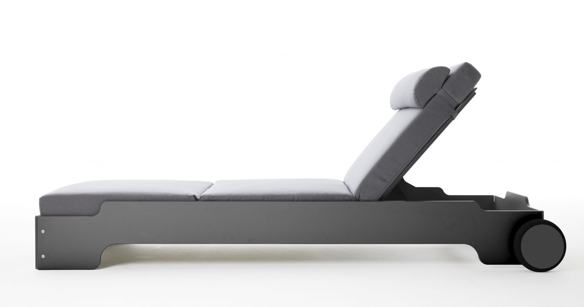 Solara Stacking Lounger incl. Wheels and Upholstery Outdoor Müller Möbelwerkstätten