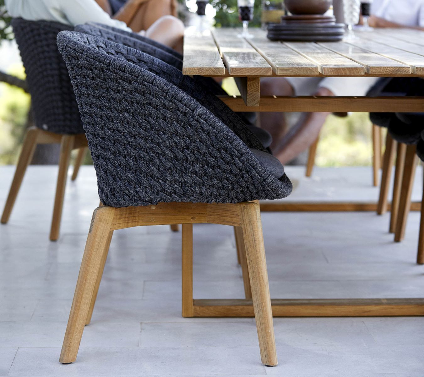 Endless Rectangular Dining Table Cane-Line