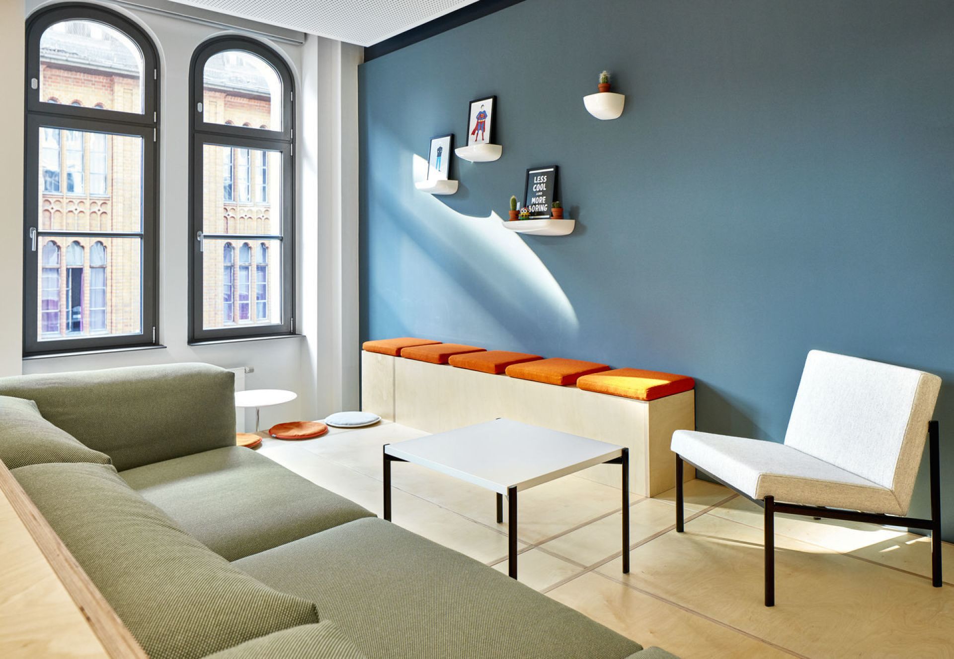 Corniches Wall board Medium Vitra Japanese red