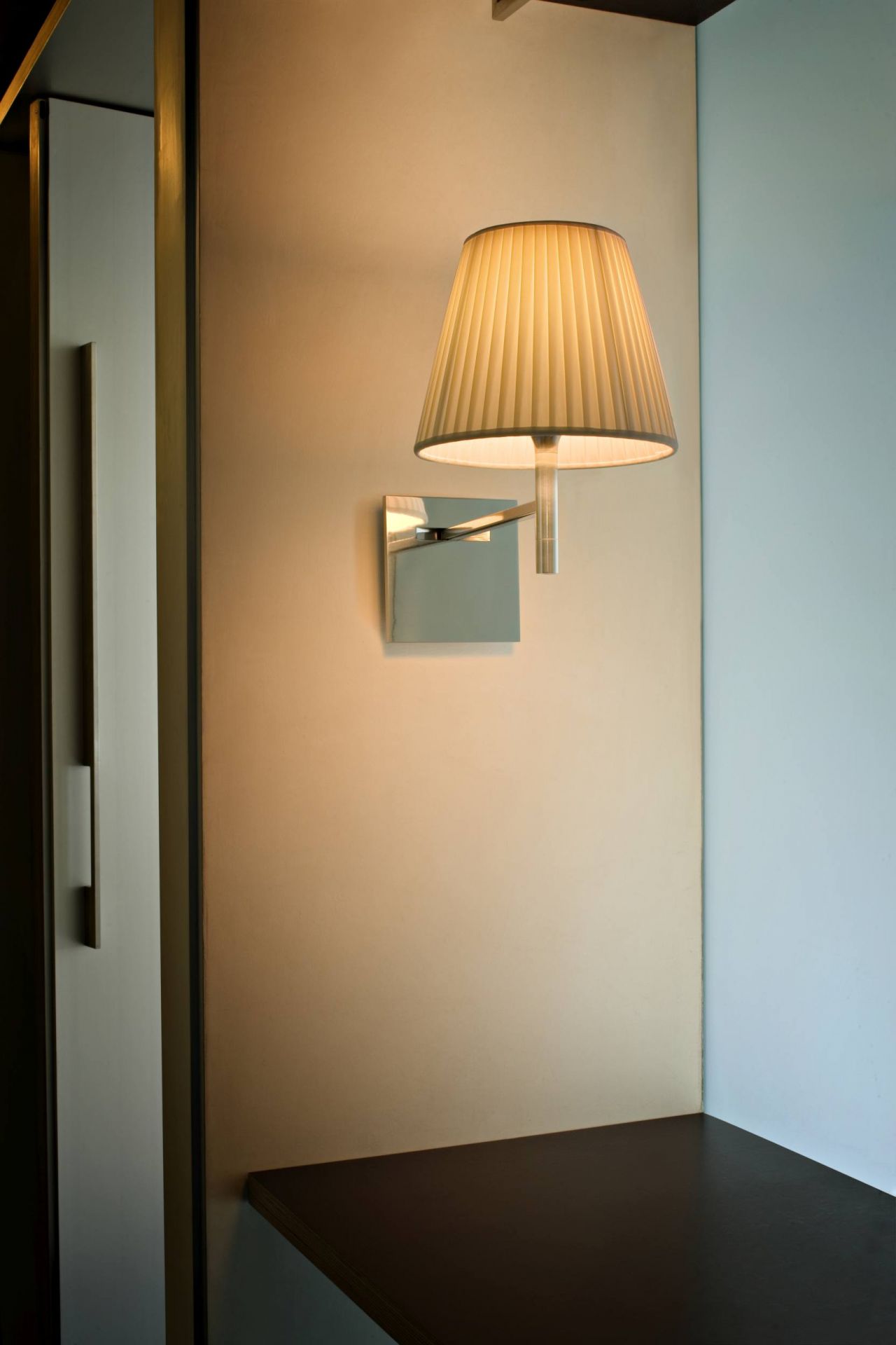 Ktribe Wall lamp Flos