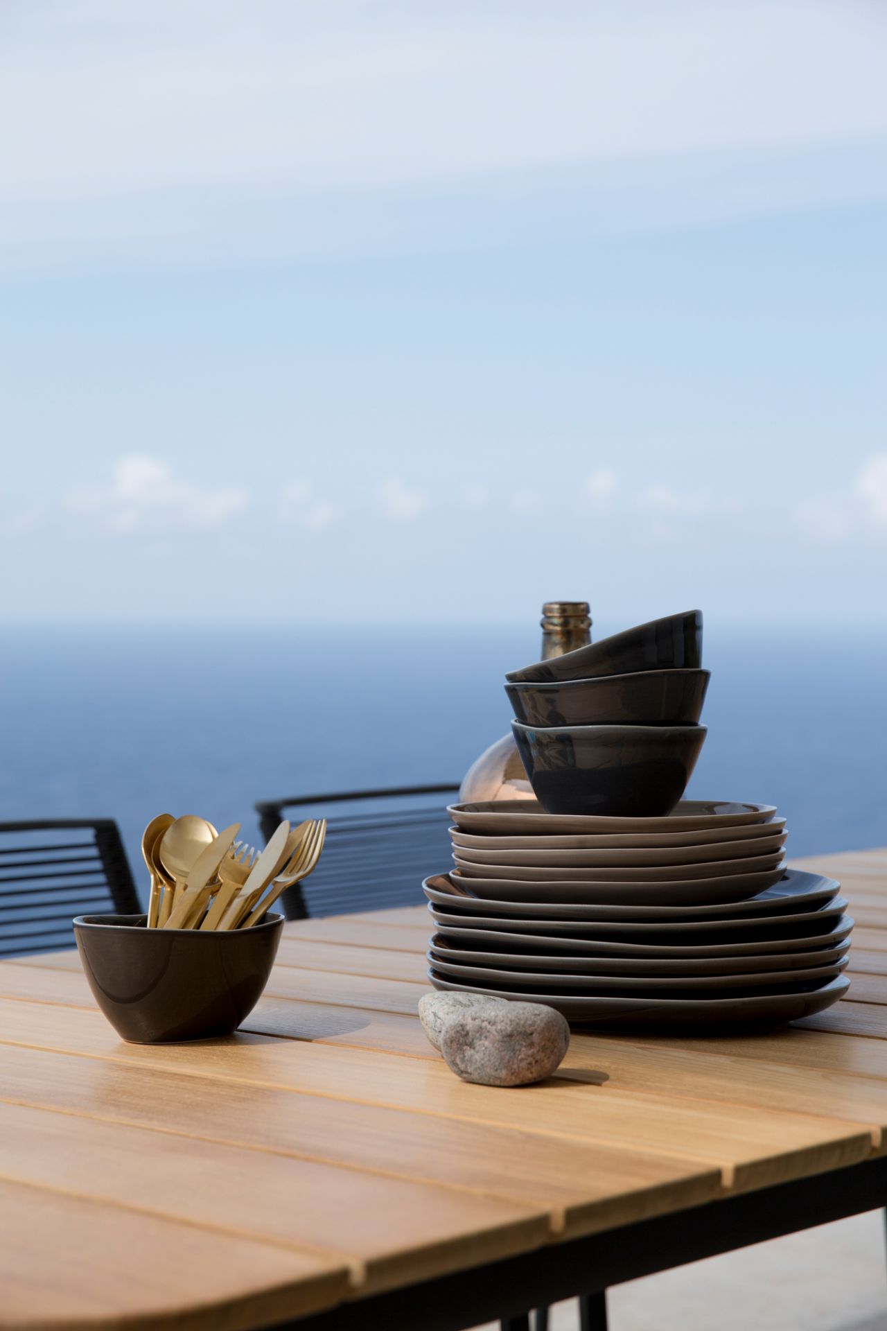 Core Outdoor Dining table teak Cane-Line small Lavagrau
