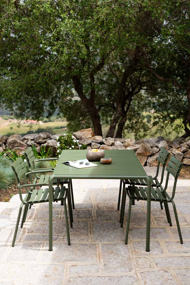 Avanti Dining Table Outdoor dining table Houe