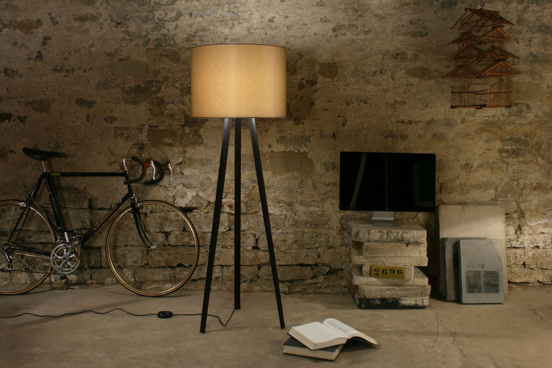 Luca Stand high floor lamp natural oak / white Maigrau