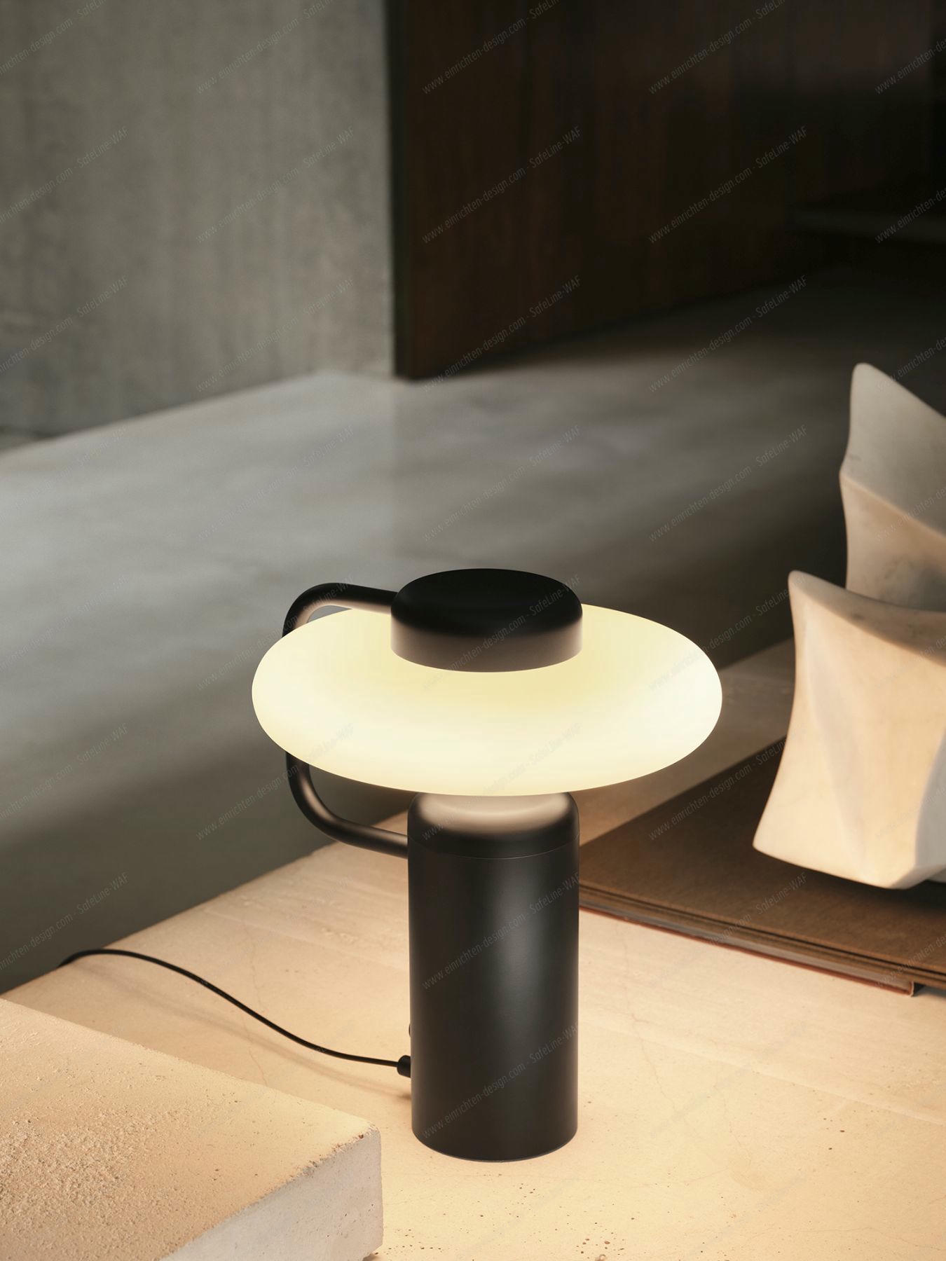 Tratto Table lamp black Kdln