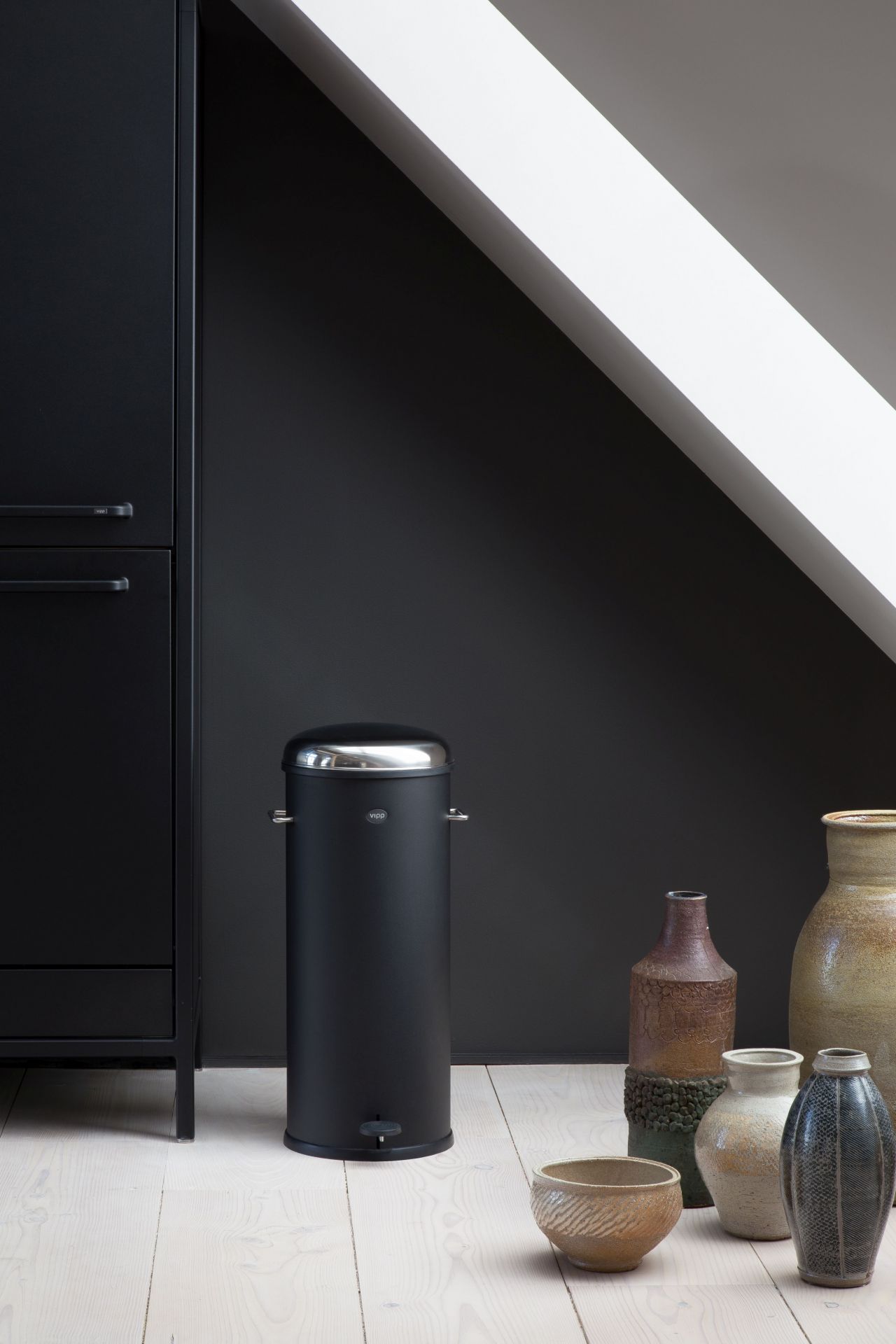 Pedal Bin L 30 black Vipp Pedal Bin L 30 black Vipp