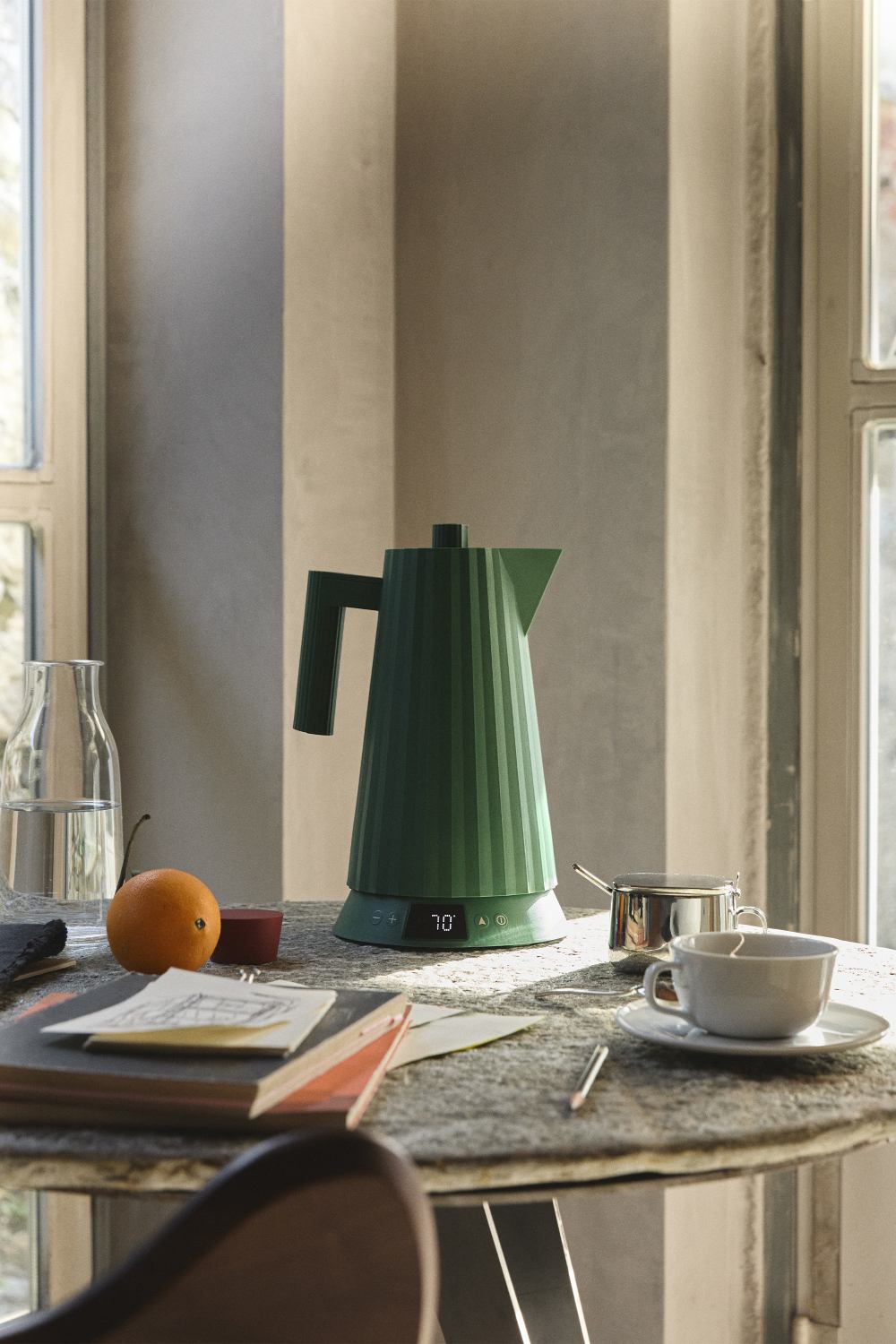 MDL21 Plissé kettle with temperature control Alessi Green