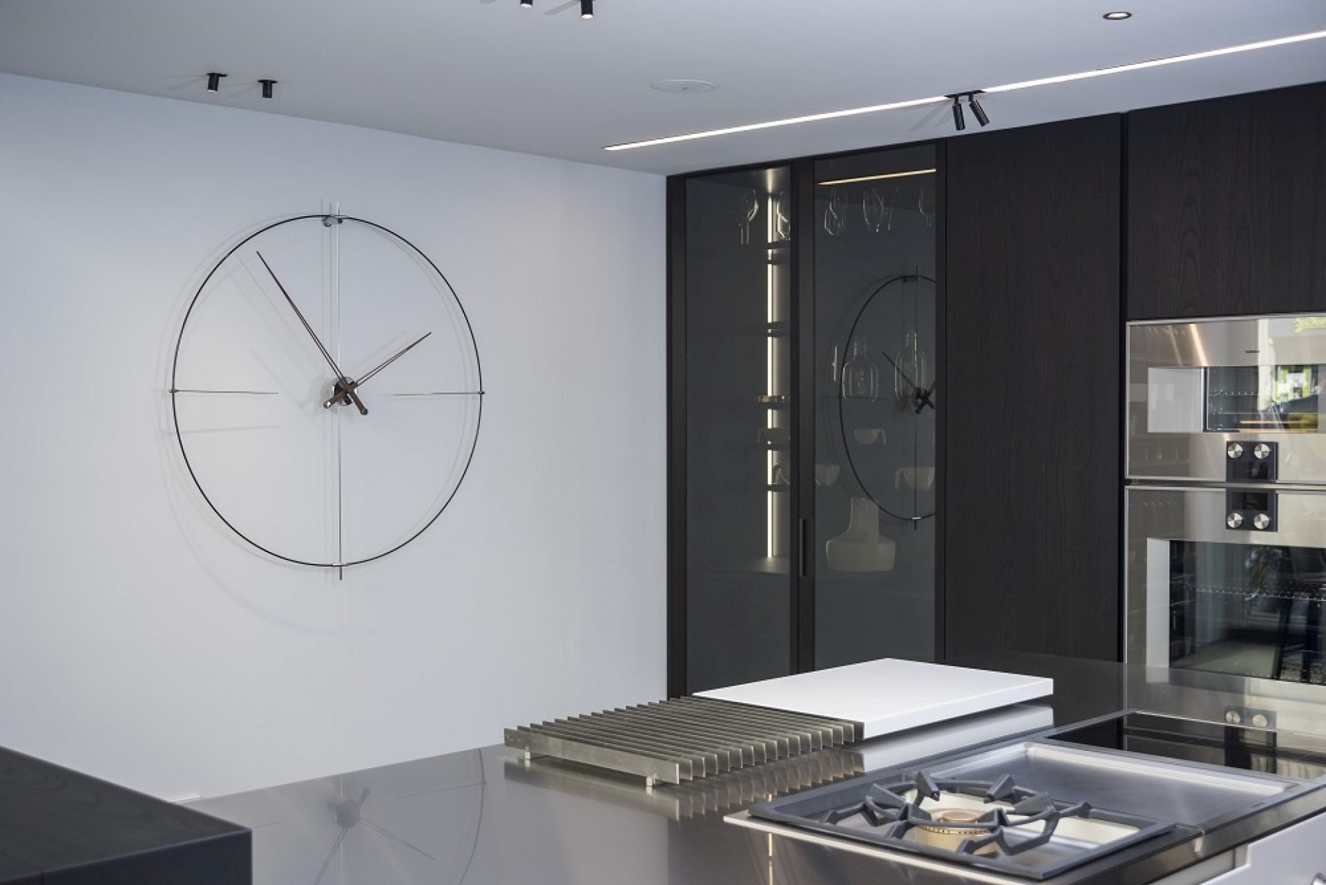 Bilbao N/ L Wall Clock nomon Black-White