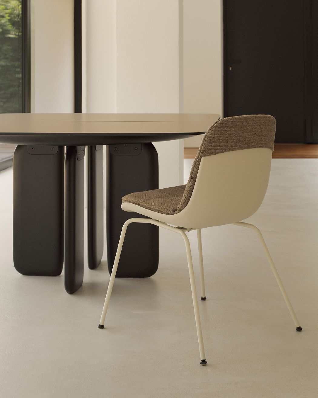 Elephantino four-legged chair KRISTALIA
