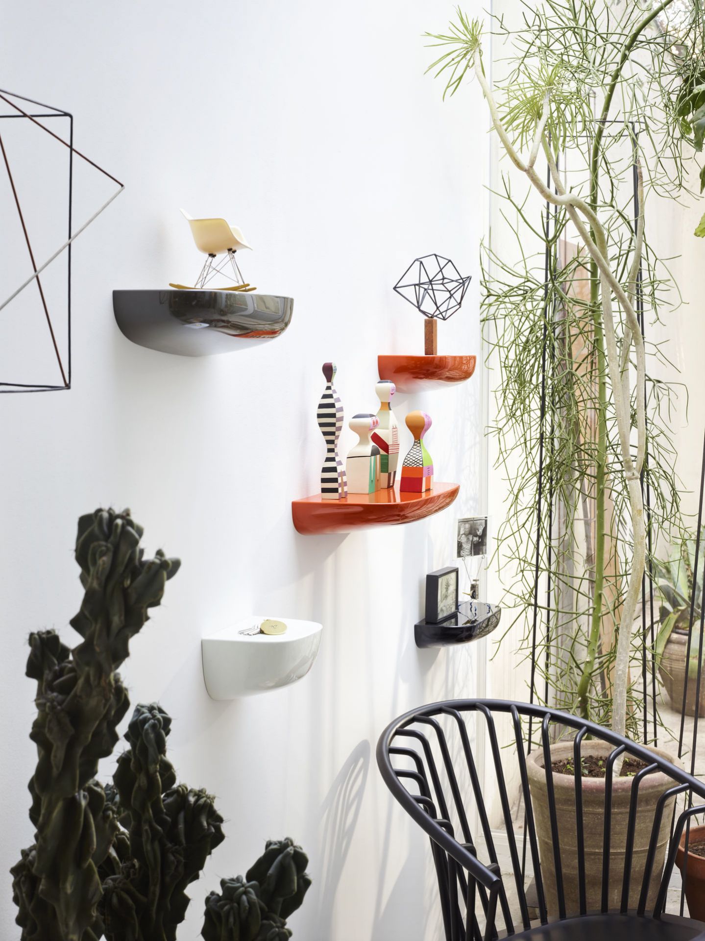 Corniches Wall board Medium Vitra Japanese red