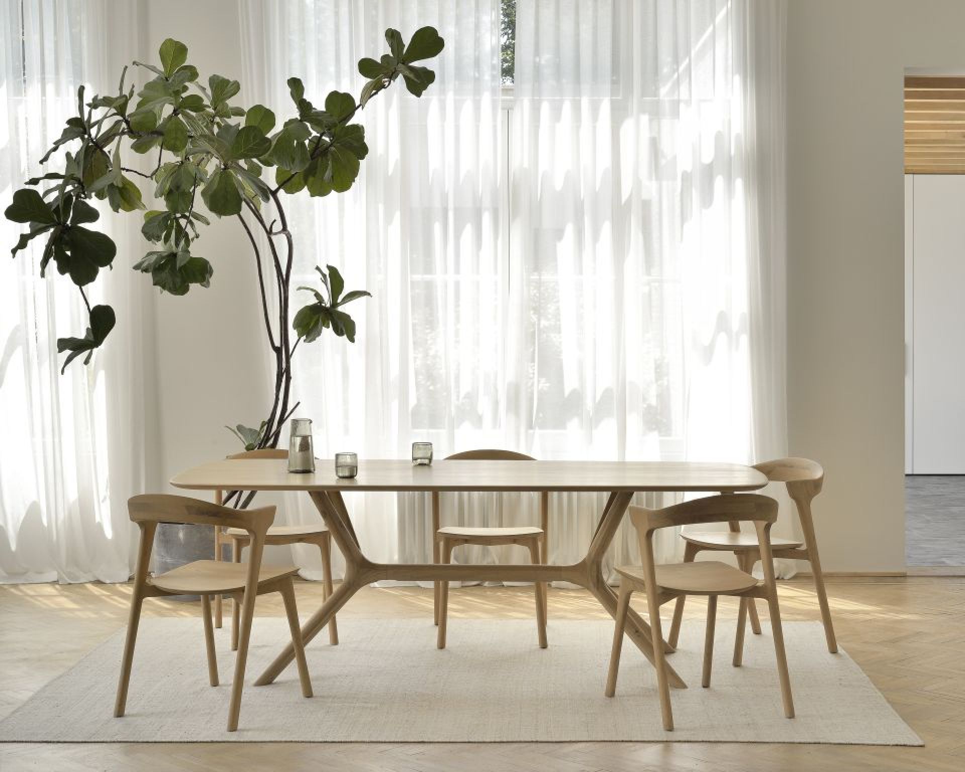X Ethnicraft oak table