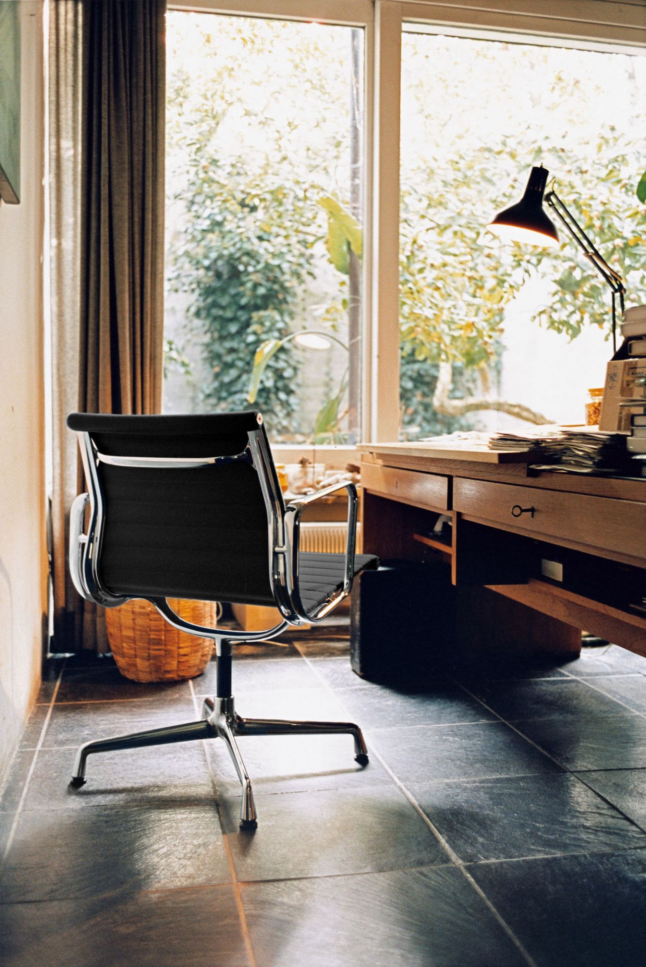 Aluminum Chair EA 108 / EA 108 Chair Vitra