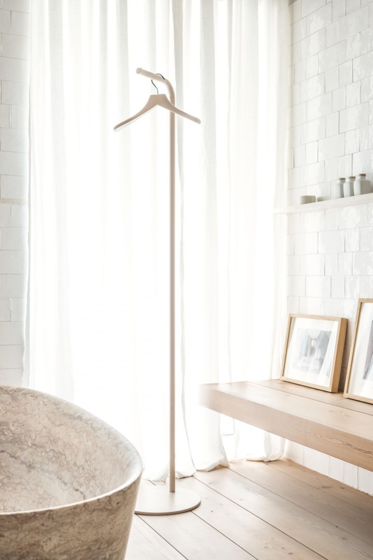 Bow  Coat rack Schönbuch