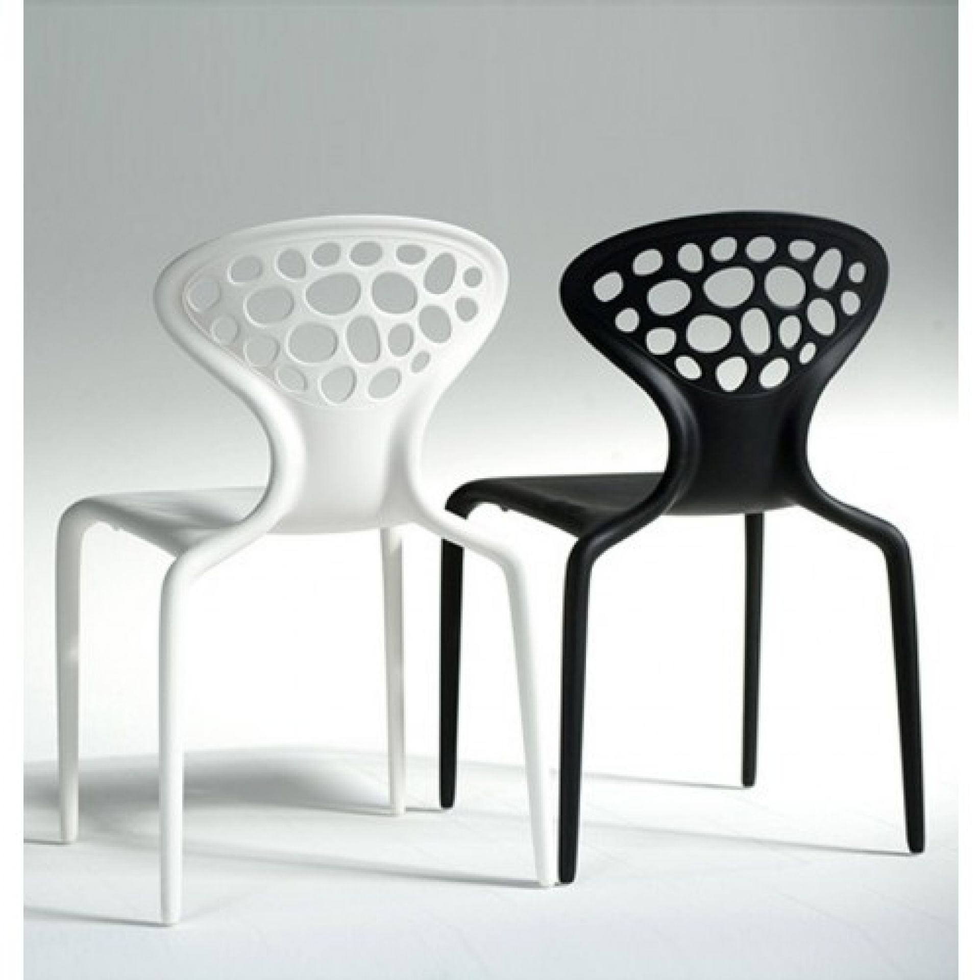 Supernatural chair perforated back set of 4 Moroso