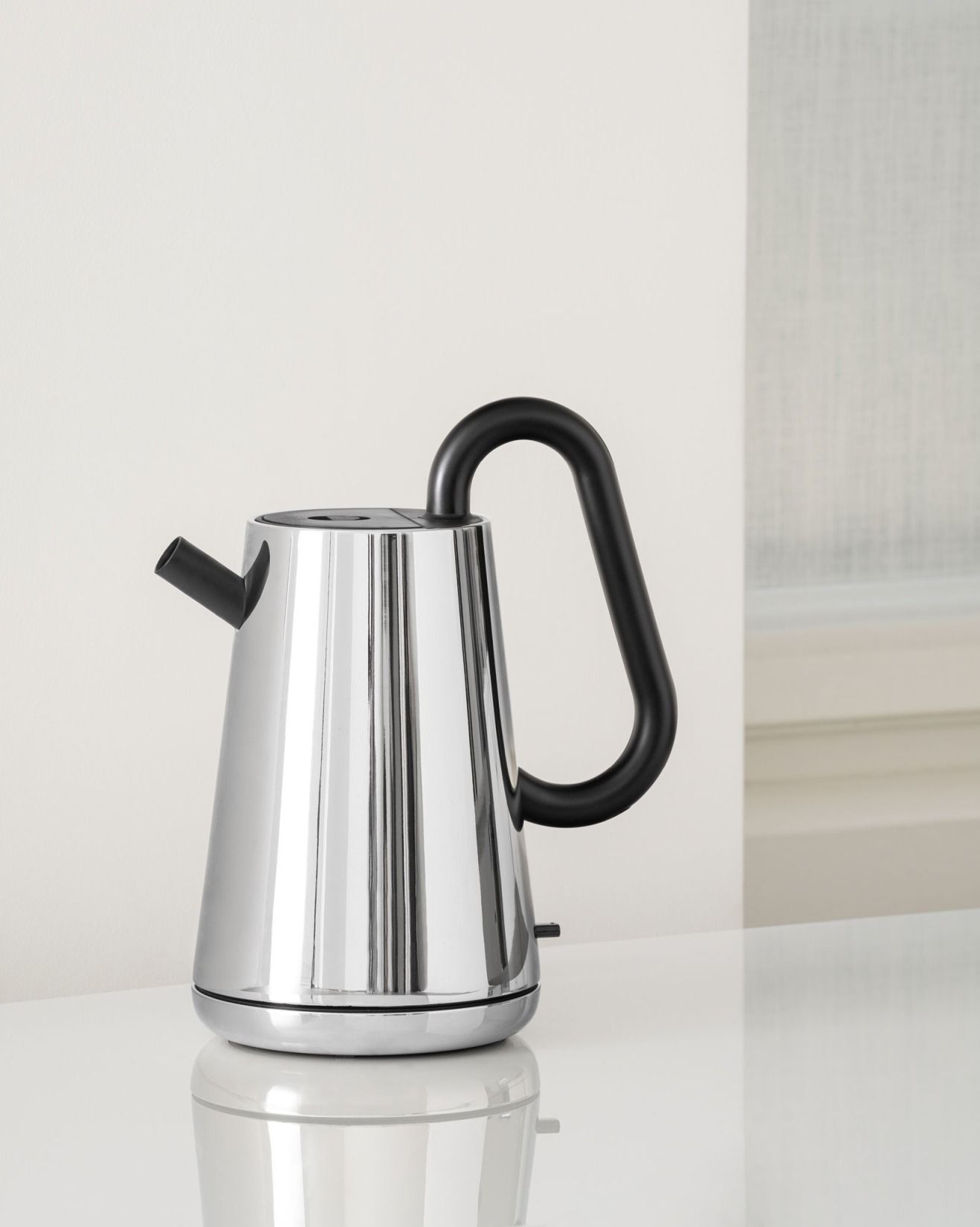 NE01 B Toru Electric kettle Alessi
