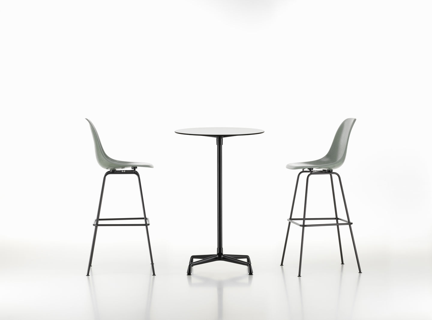 Eames Contract Tables High Standing Table Ø 70 cm Vitra