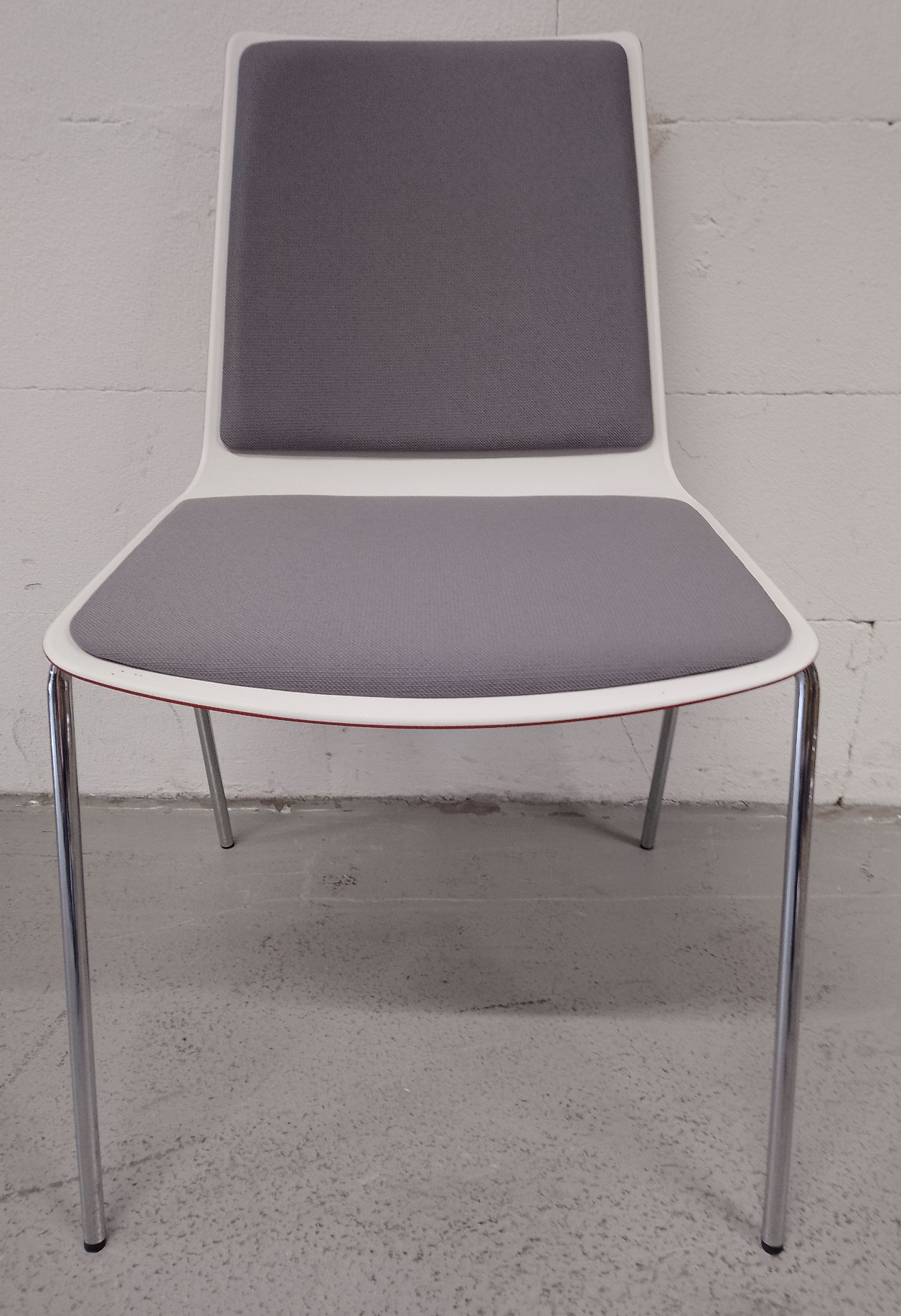 nooi Chair 4-legged chair Wiesner Hager EXHIBITION PIECE / USED FURNITURE