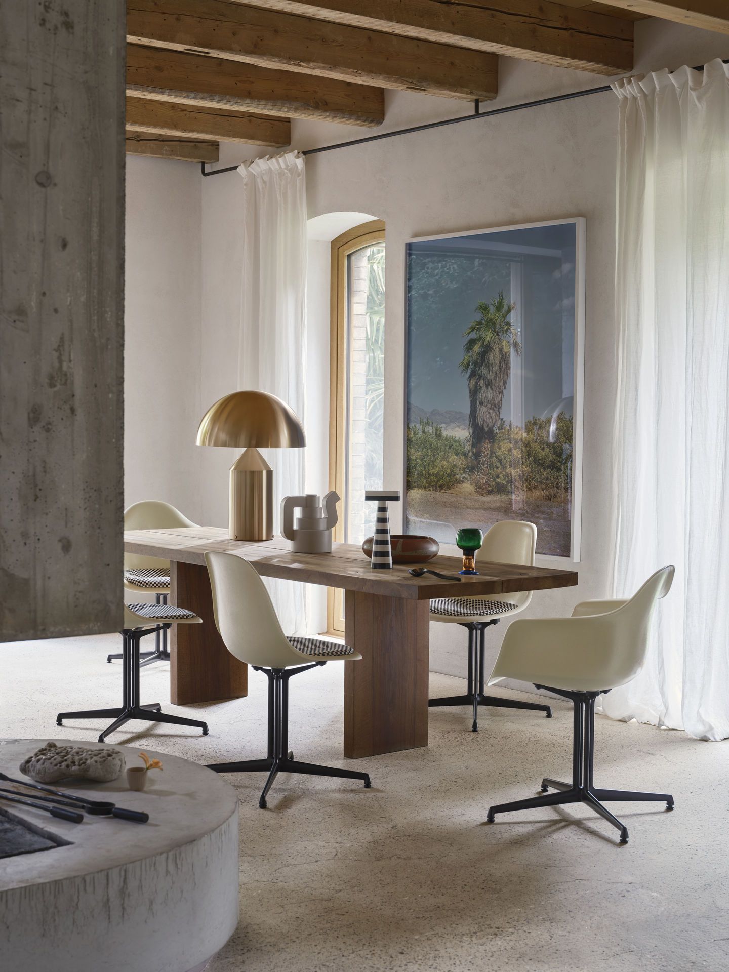 Eames Plastic Arm Chair DAL with seat cushion Vitra