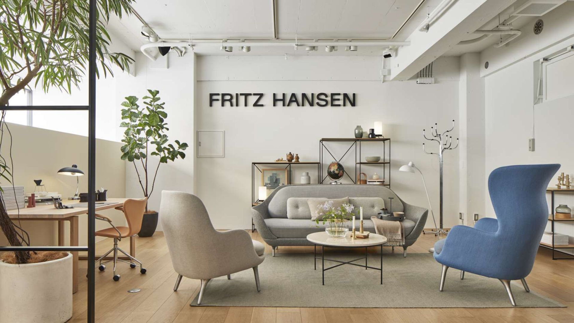 Met opzet chaos Convergeren Planner Coffee Table Fritz Hansen | FRITZ HANSEN MC300 MC310 MC320