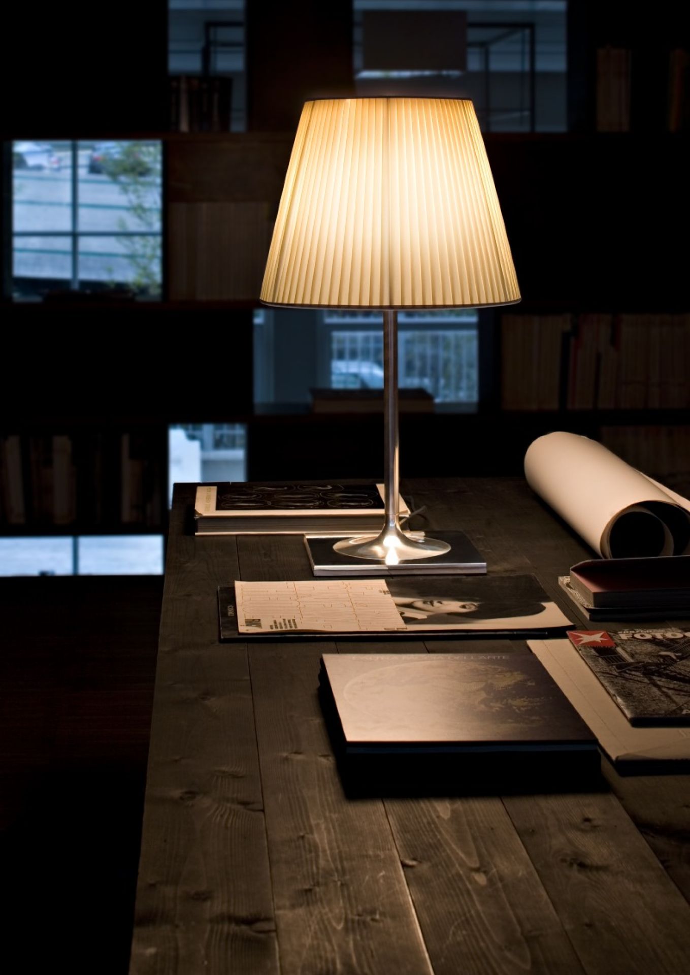Ktribe T2 Table lamp Flos