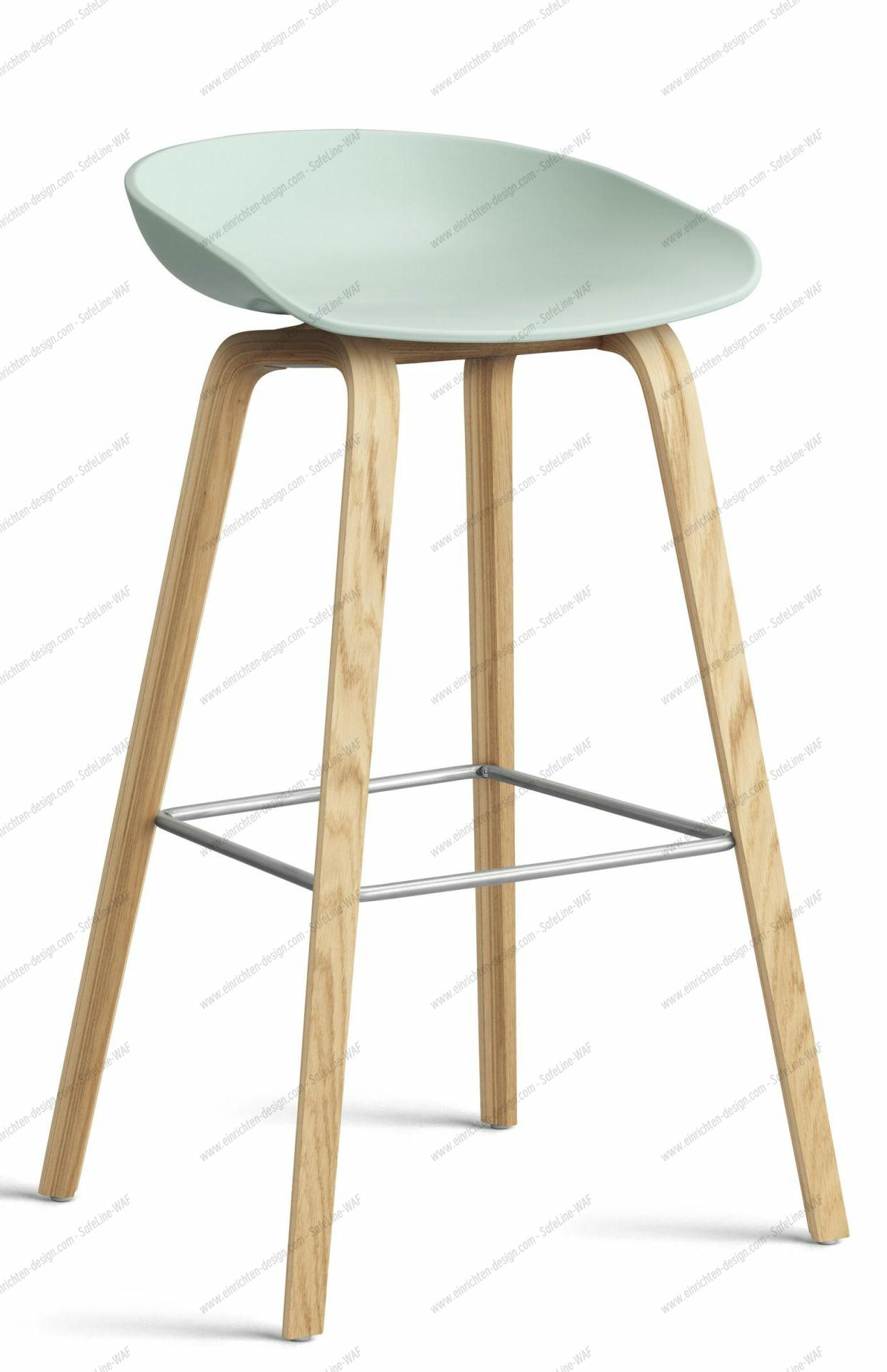 About a Stool AAS32 / AAS 32 Bar stool High Hay water-based lacquer - Dusty mint About a Stool AAS32 Barhocker in Dusty Mint mit Holzbeinen und Fußstütze.