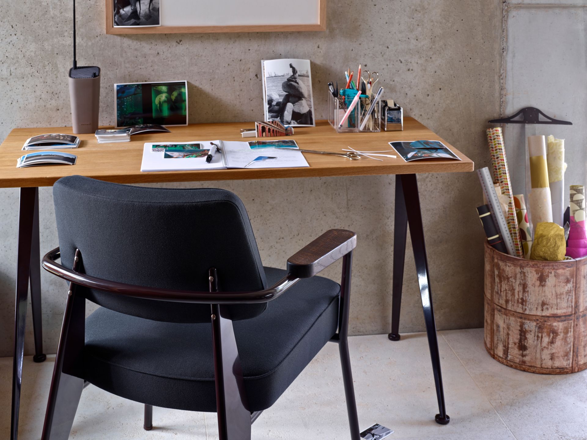 Compas Direction Desk Vitra