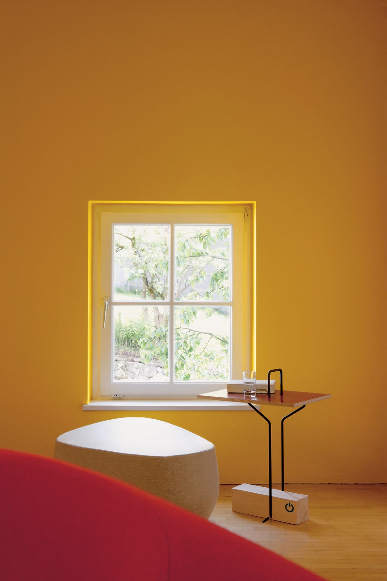 Abgemahnt Side table Nils Holger Moormann