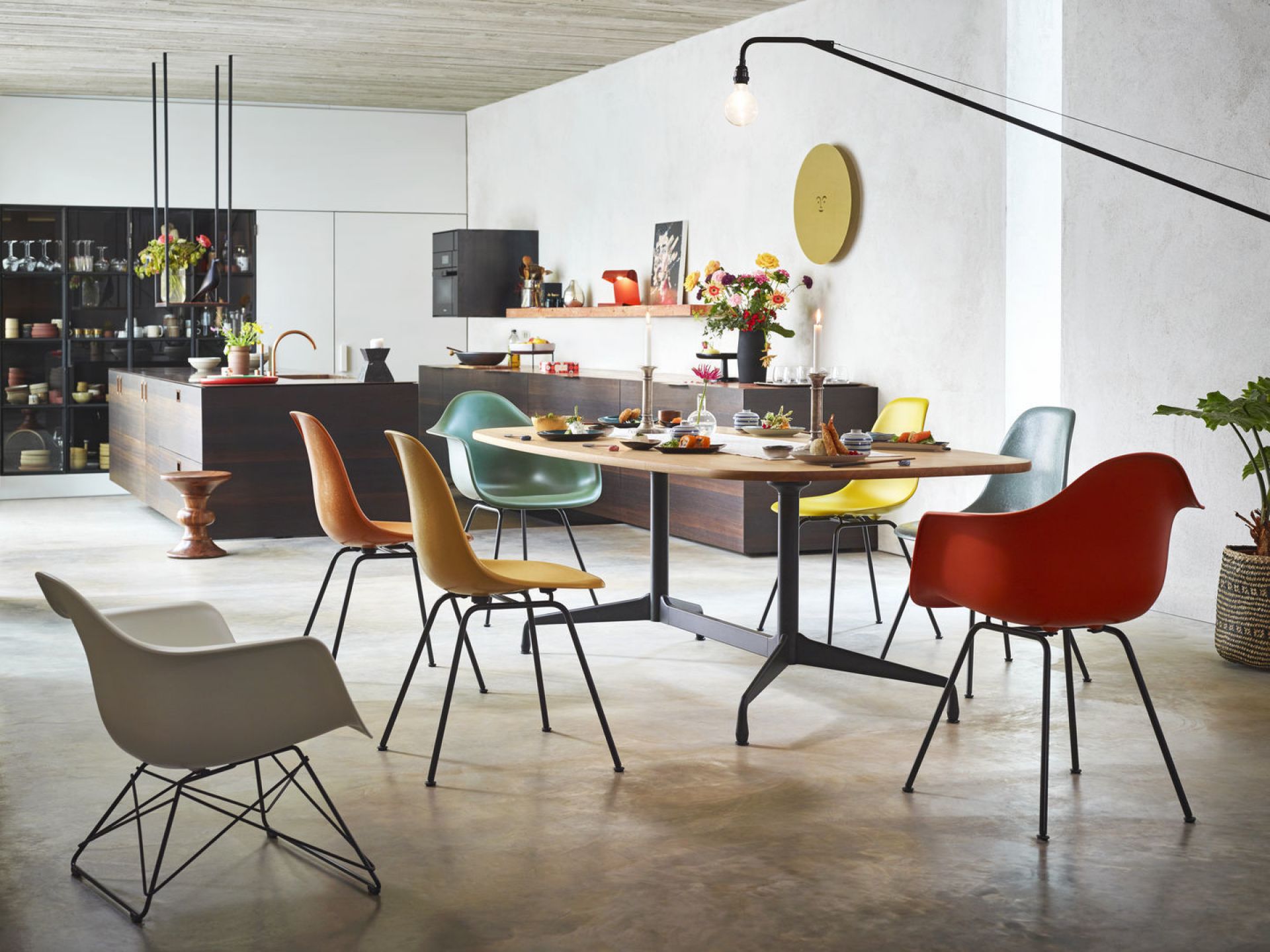 Eames Fibreglass Arm Chair LAR Chair Vitra