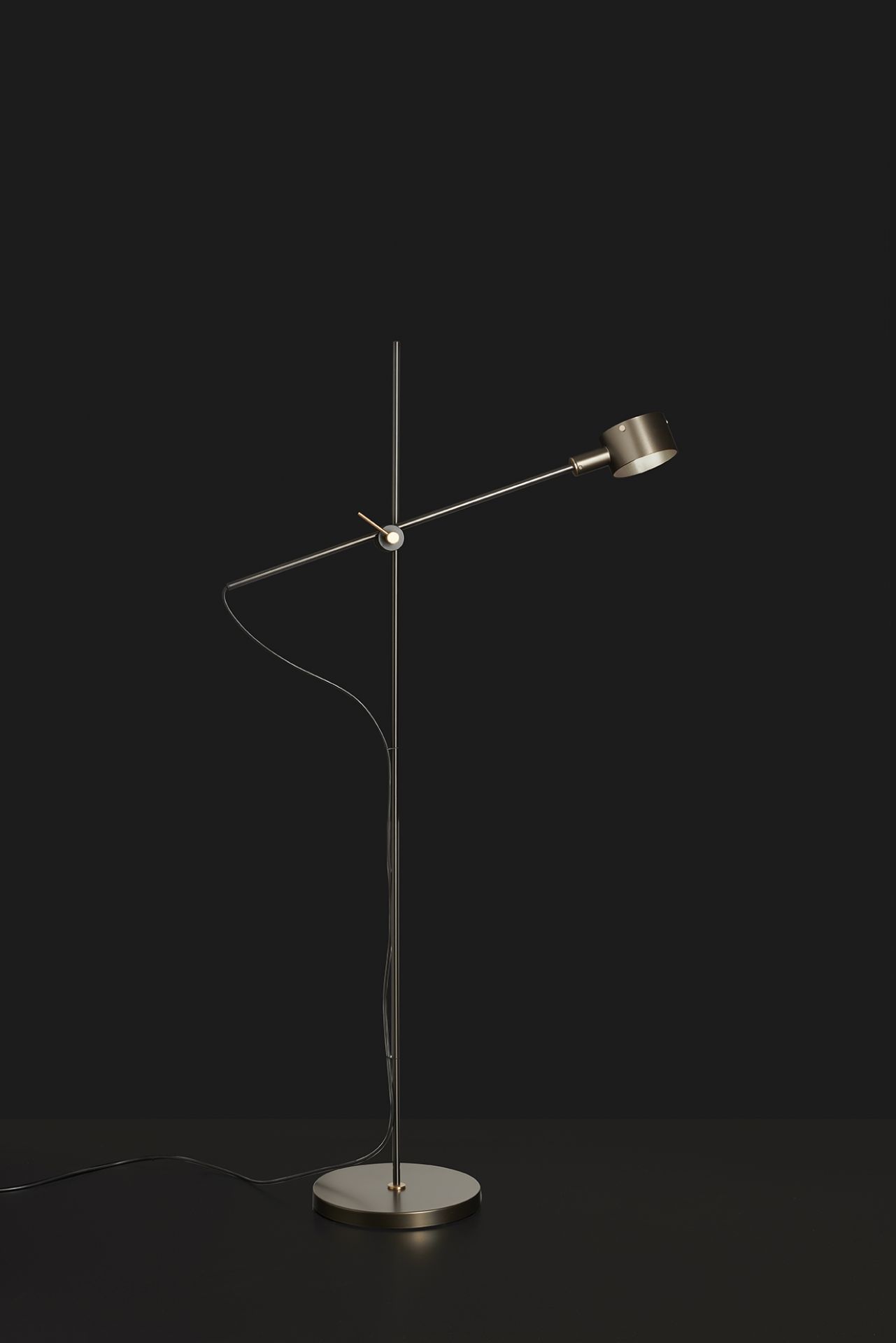 G.O. 352 Floor lamp Oluce G.O. 352 Floor lamp Oluce