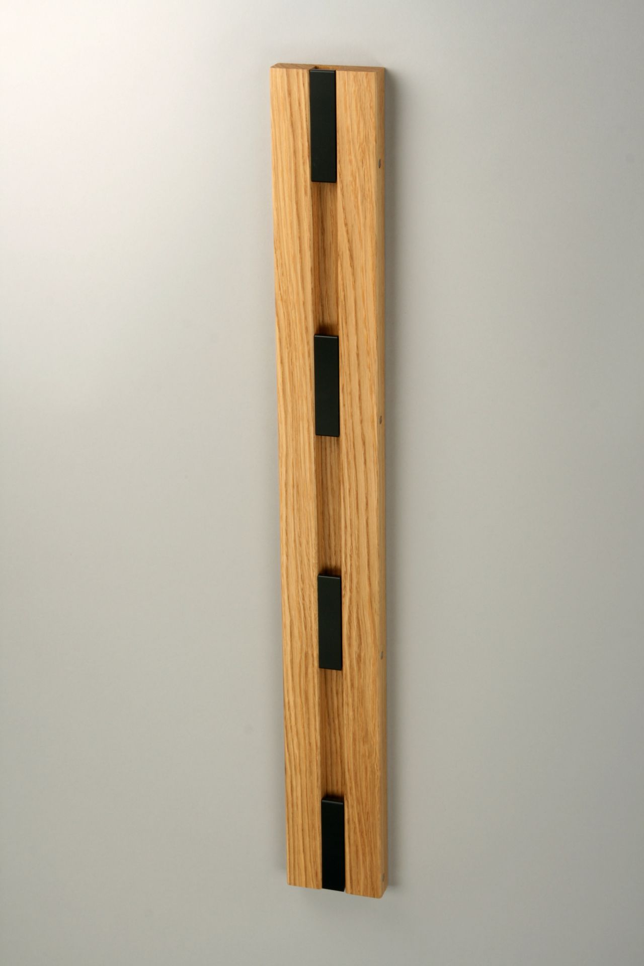 Knax Wall Coat Rack Vertical 4 Hooks Oak Oiled-Black Loca SINGLE PIECES