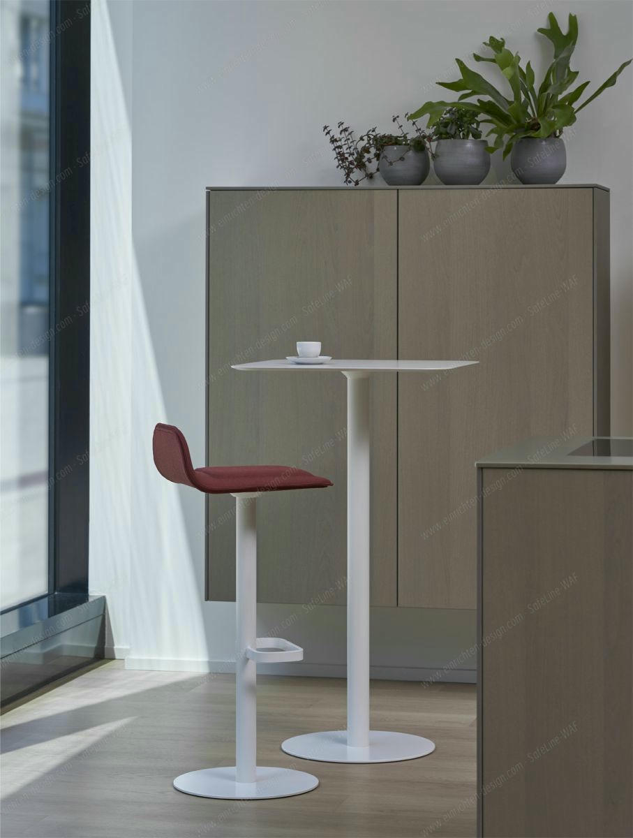 Weißer Barhocker mit weinrotem Sitzpolster von Moree, modernes Design für Küche oder Bar.