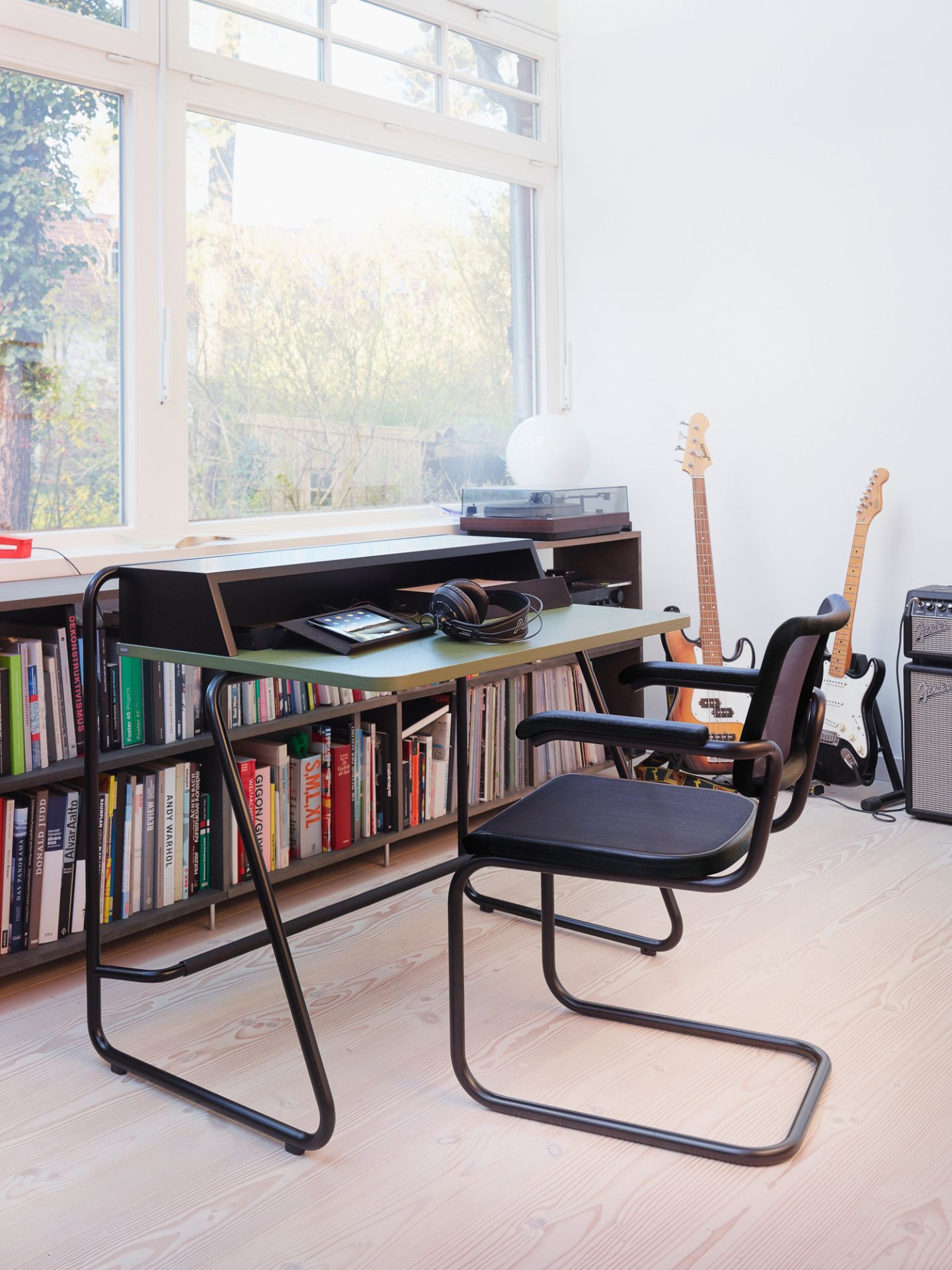 S 1200 Secretary Thonet