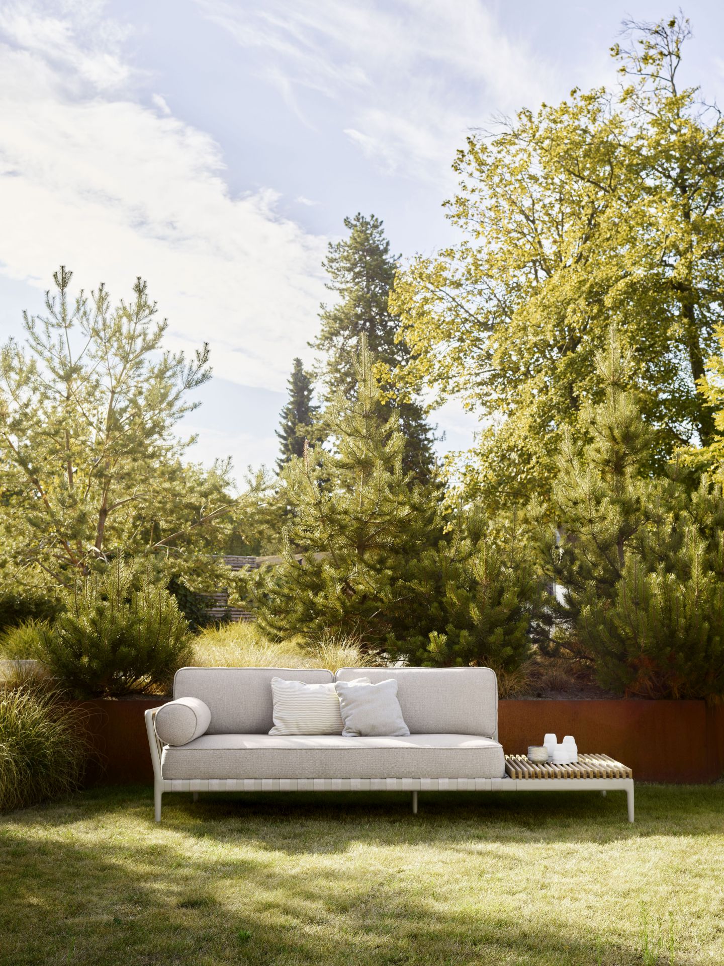 Open-Air Outdoor Sofa open end left Vipp