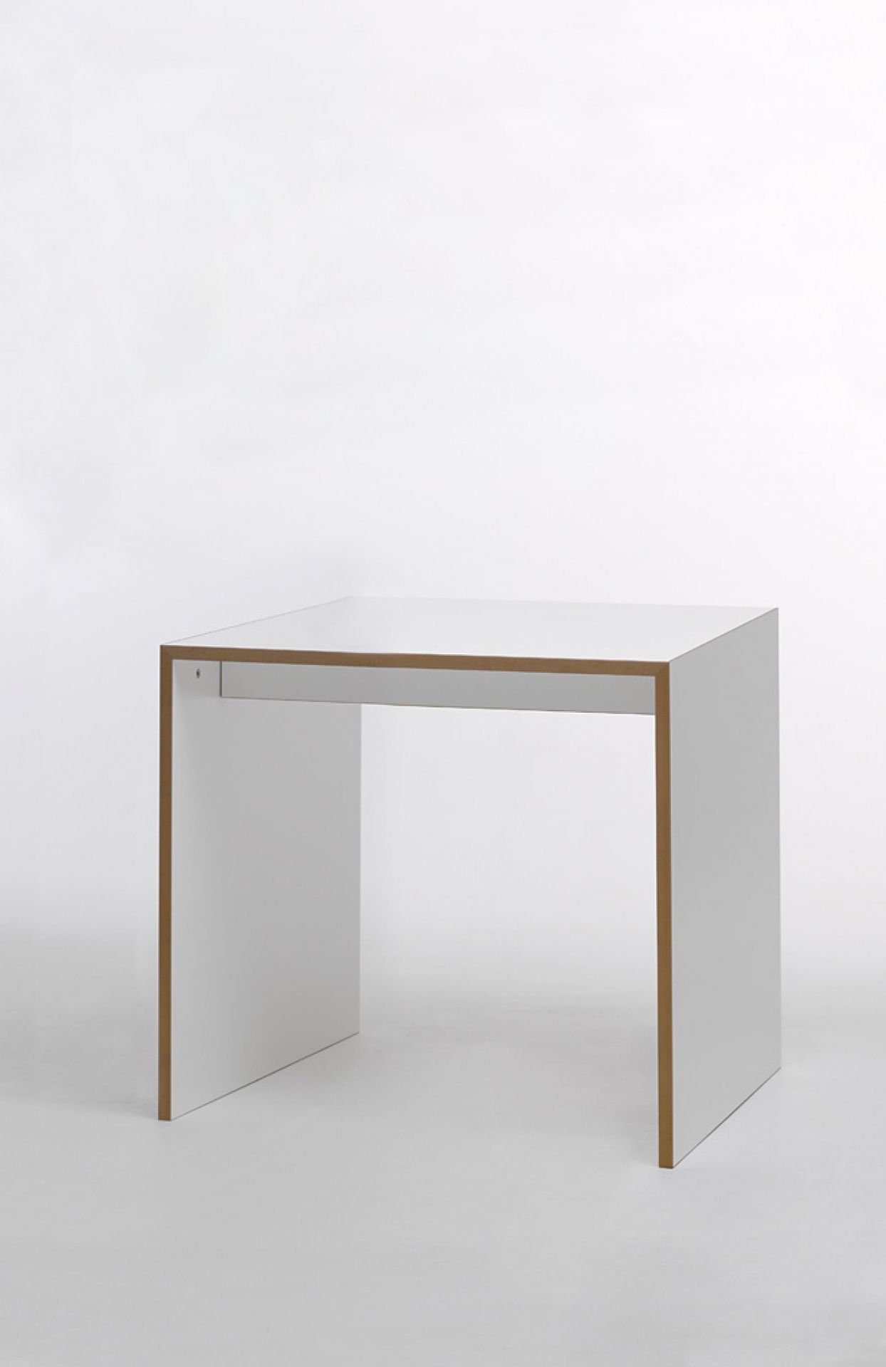 Freistell table small Tojo