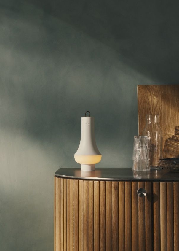 Tomoshi Portable rechargeable lamp / table lamp Louis Poulsen